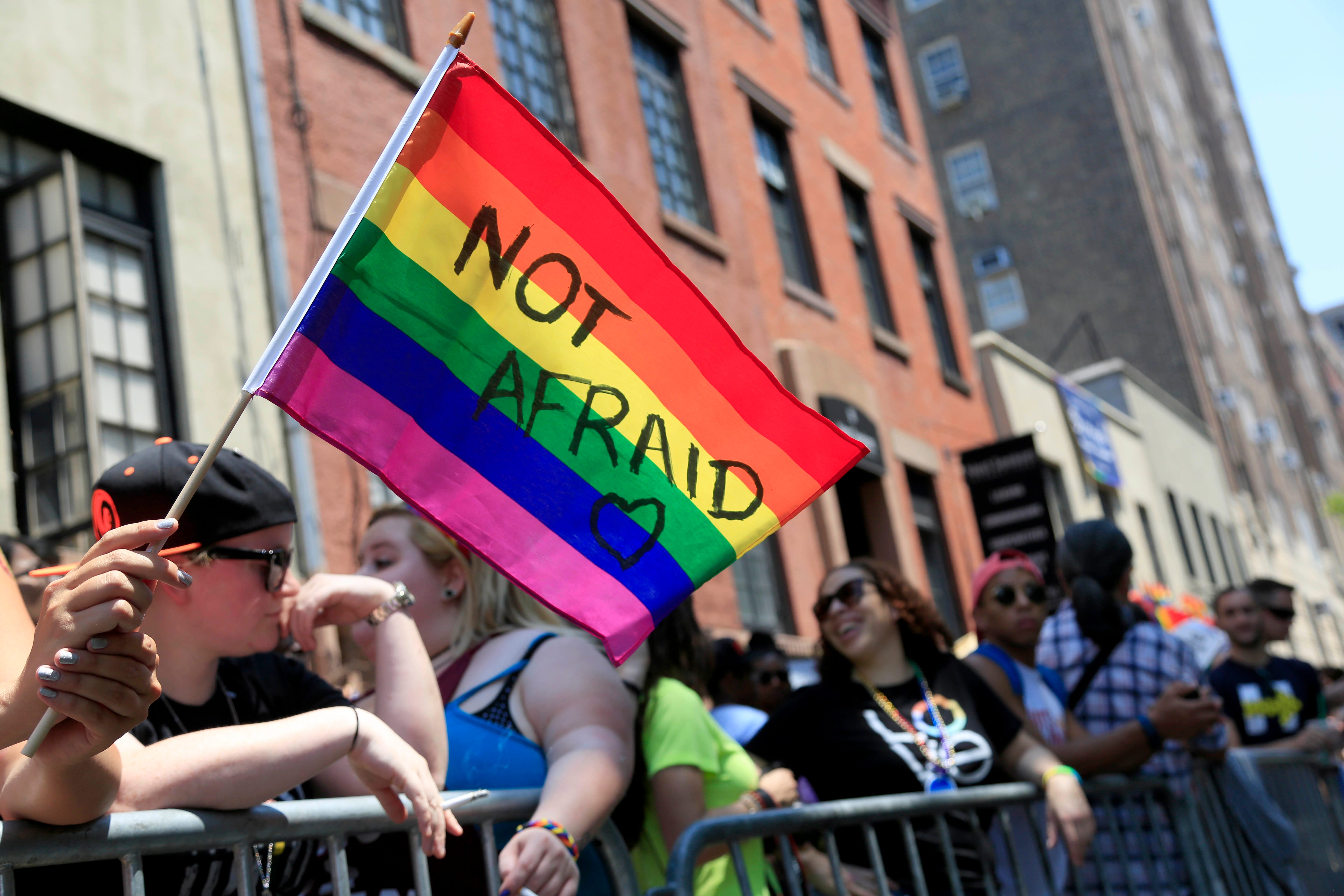 Motel dinosaurio Adiccion Straight Pride parade plans in Boston started by right-wing group