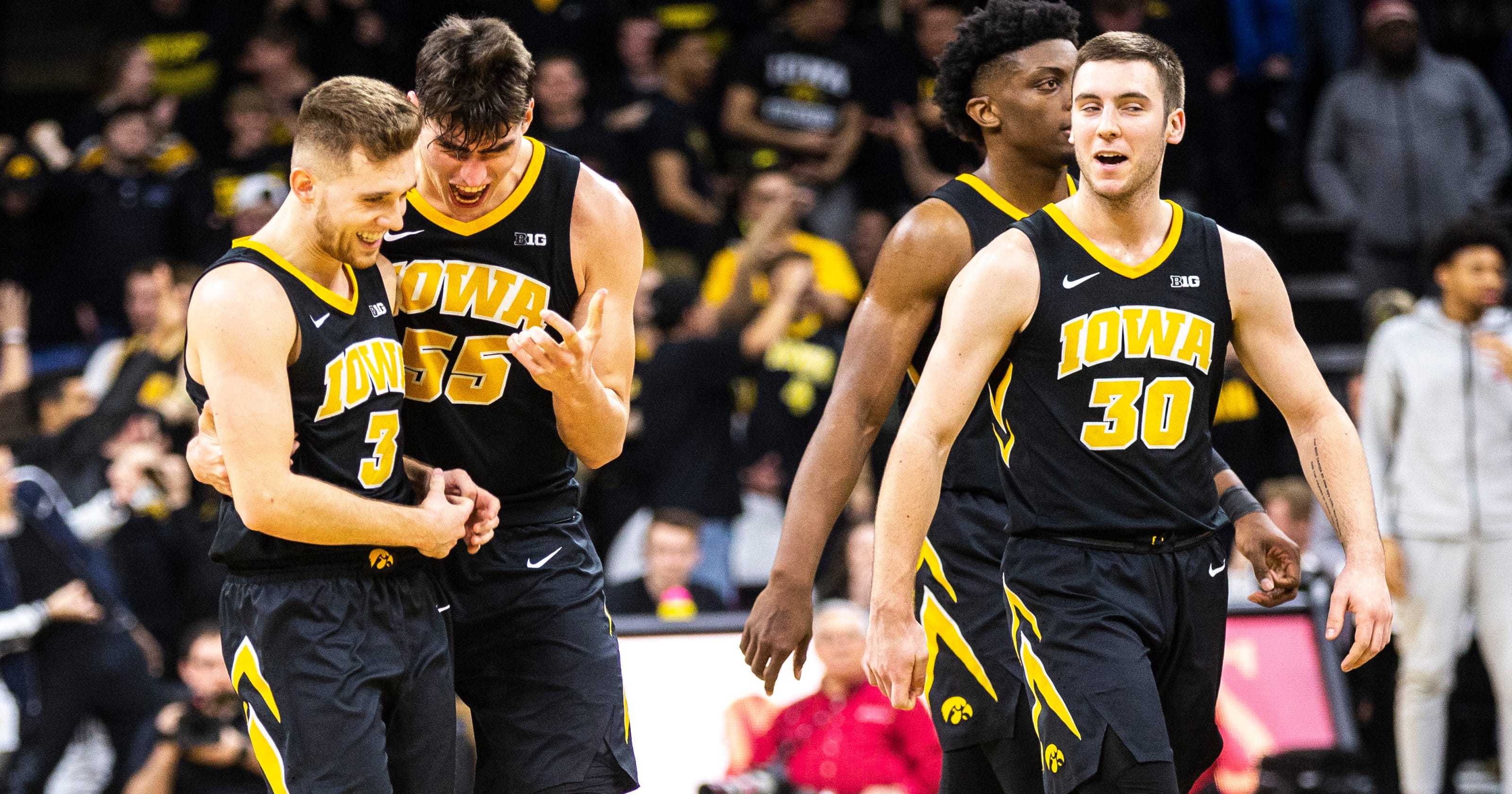 Iowa basketball players take Twitter break during losing streak