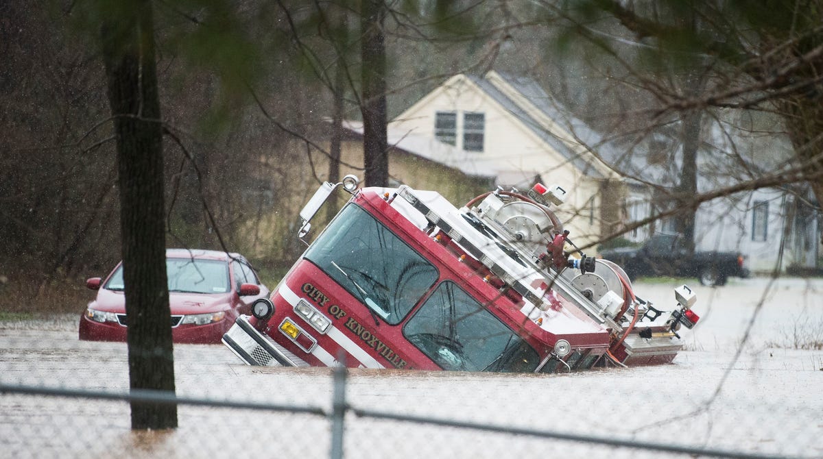 Knoxville flooding pictures Heavy rain causes East Tennessee to flood