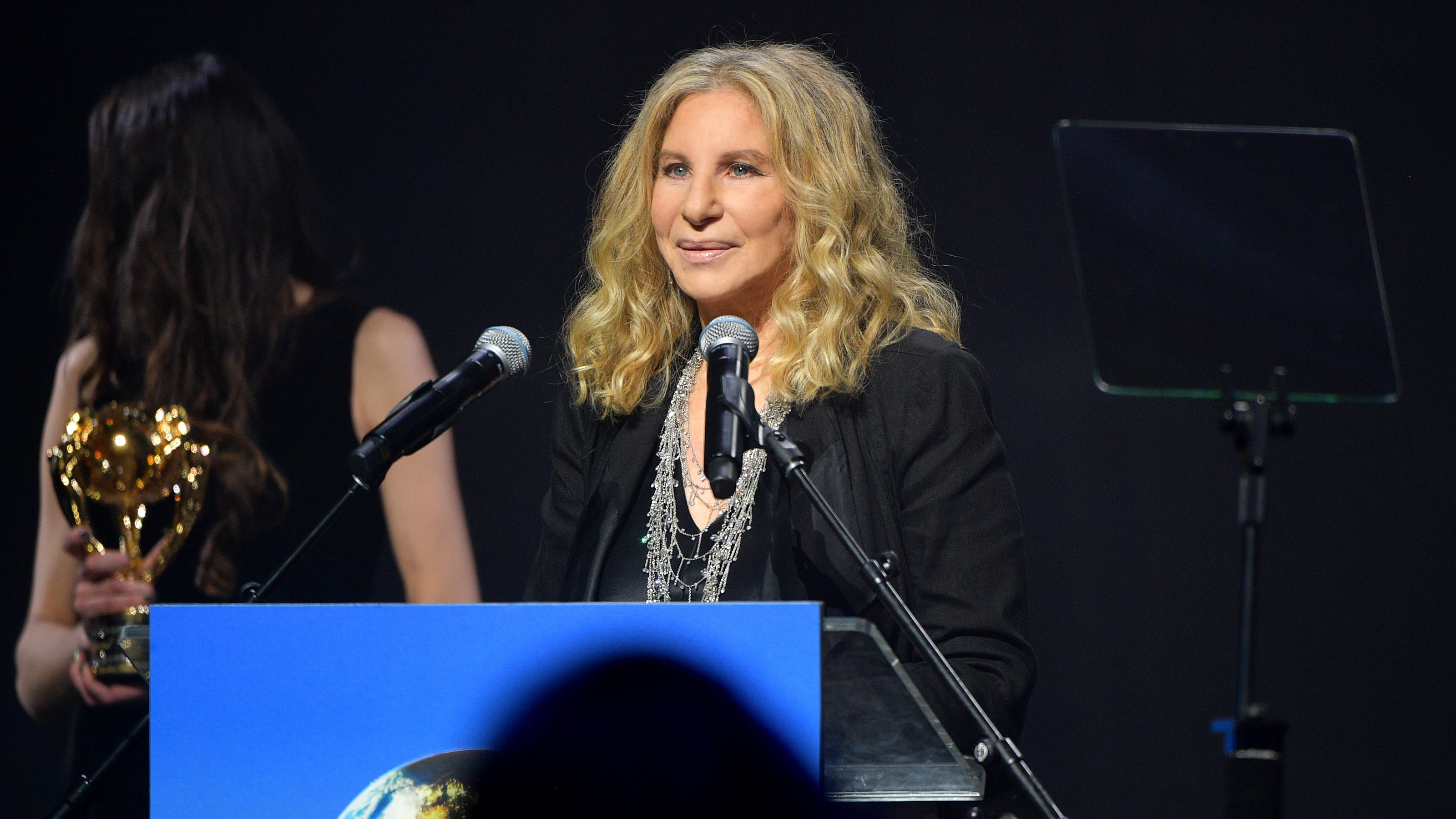Barbra Streisand Slams Trump In Column Urges Voters Not To Re Elect