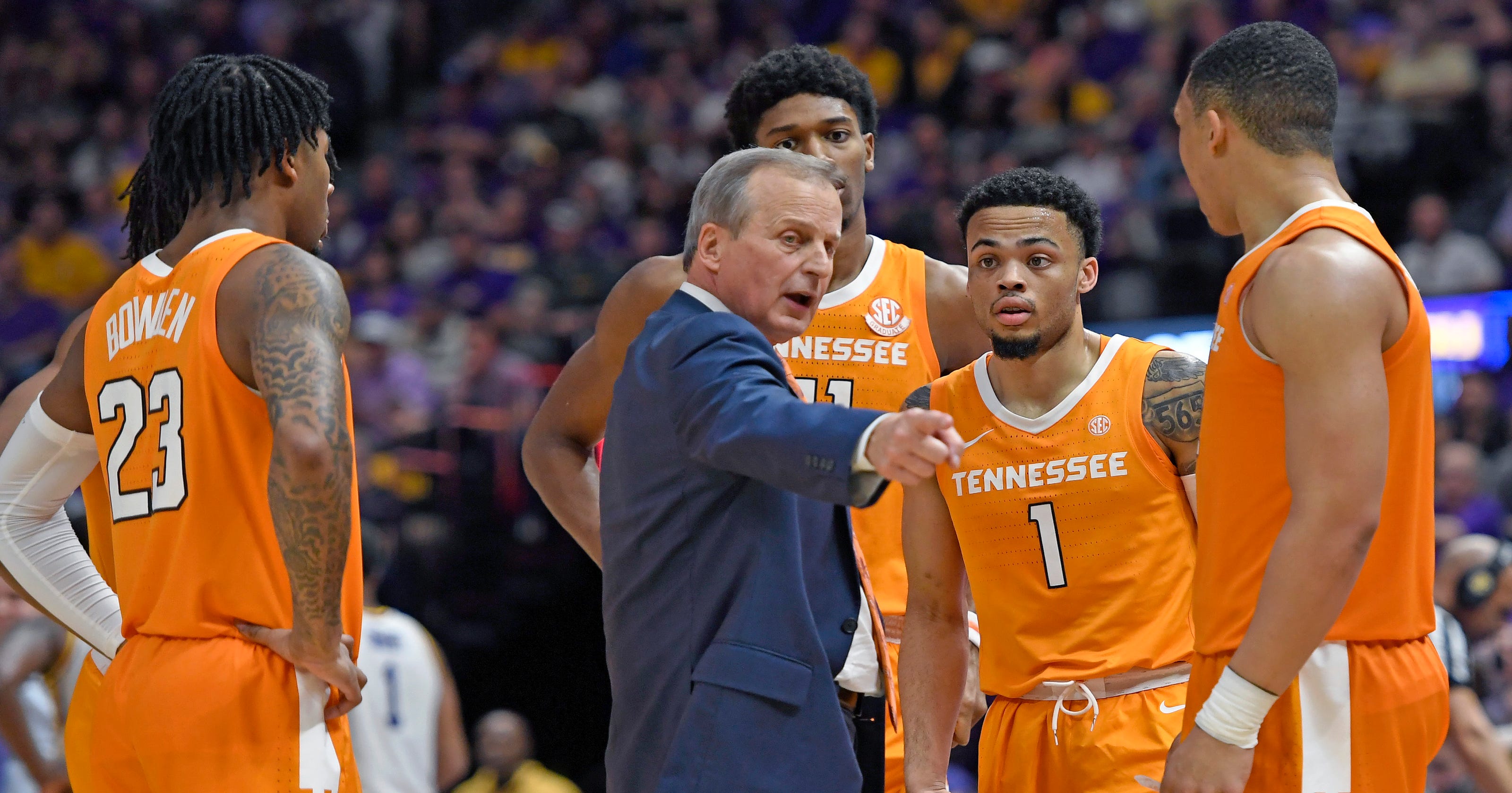 Tennessee basketball's Rick Barnes contacts SEC about LSU game referee