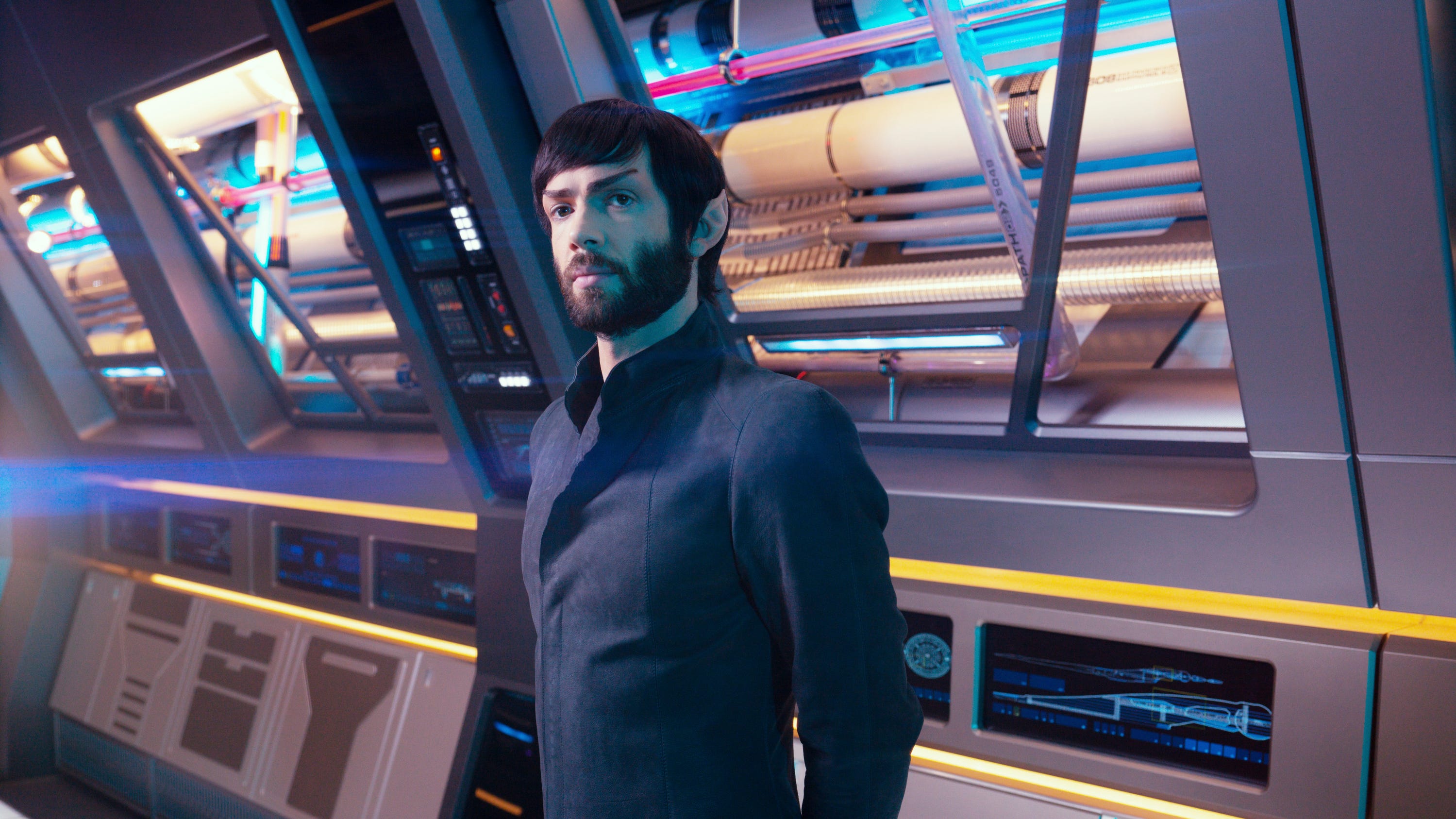 Star Trek How Latest Spock Actor Stacks Up Against Leonard