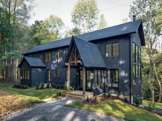 Custom farmhouse painted black sets social media on fire