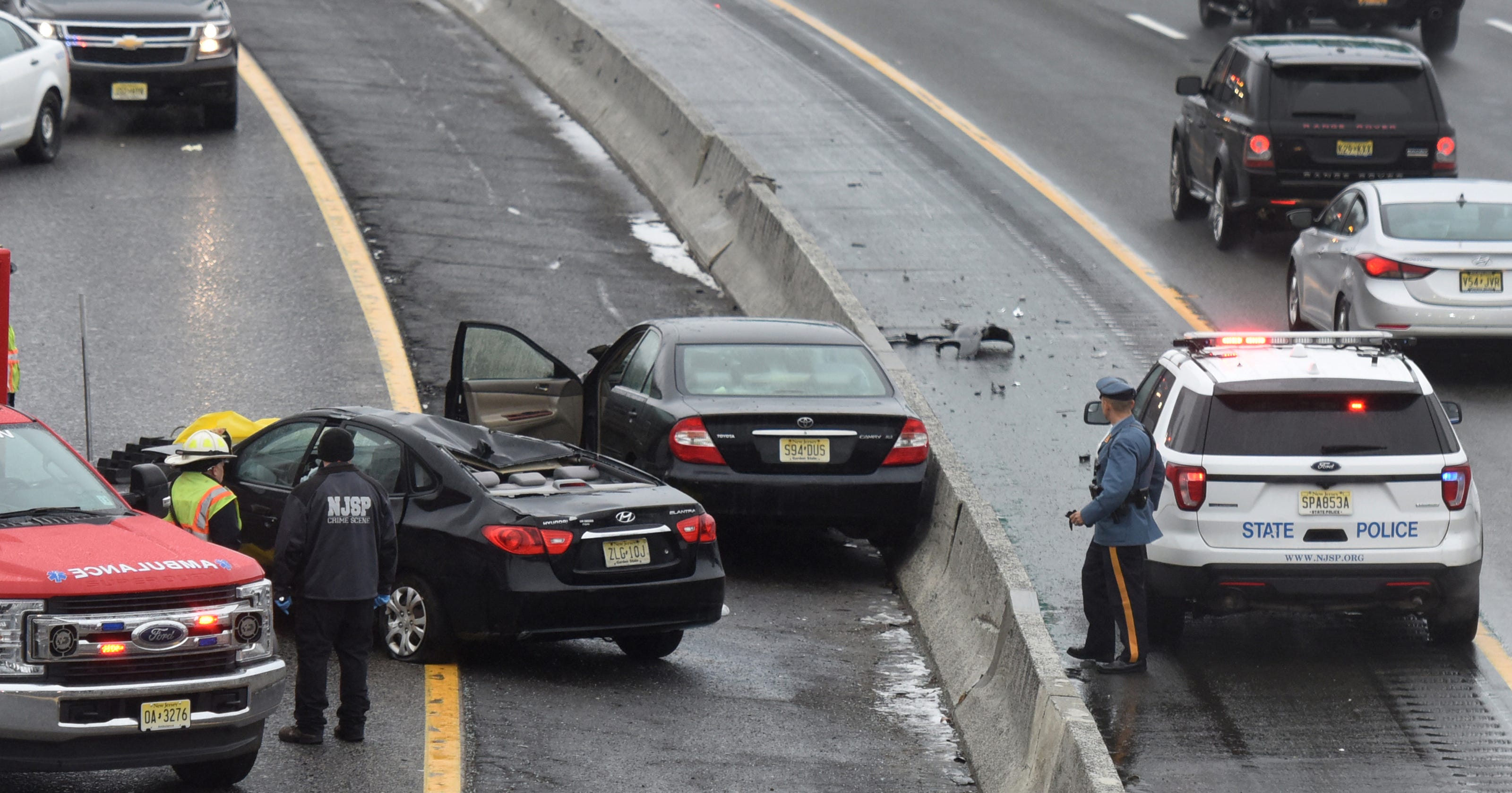 Two dead in Route 80 crash in Paterson NJ