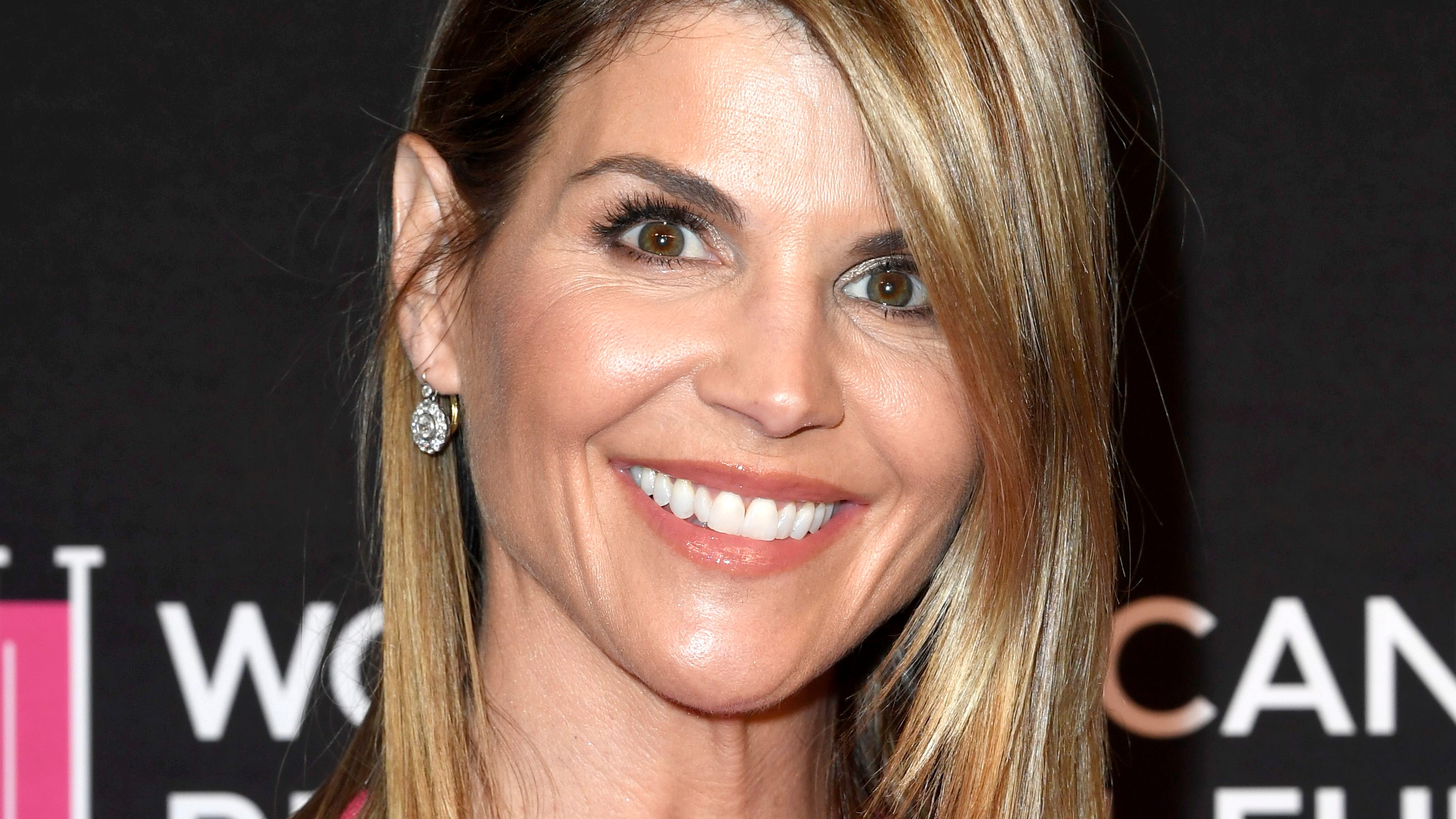 Lori Loughlin indicted; 'Full House' fans react Aunt Becky would never