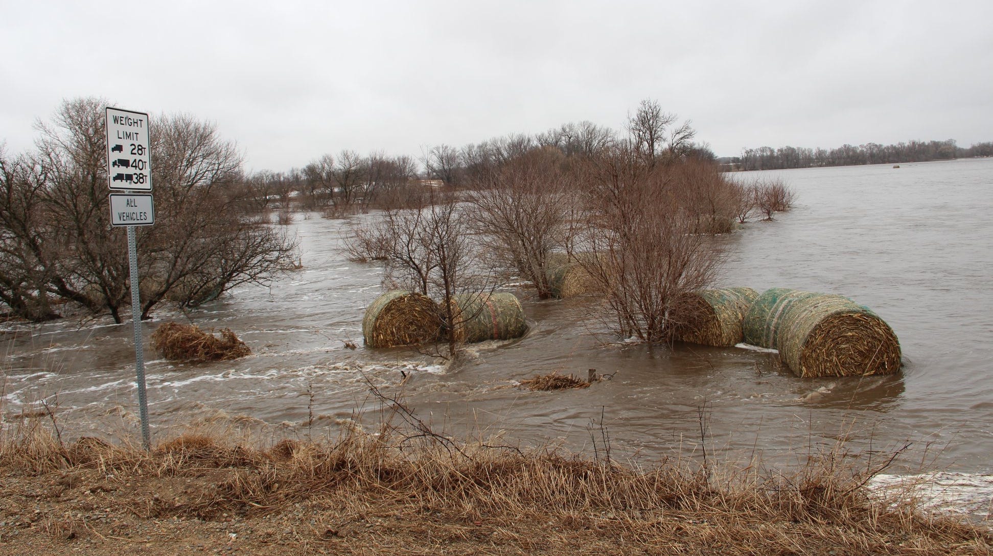 Iowa flooding Western Iowa town evacuating amid rising waters