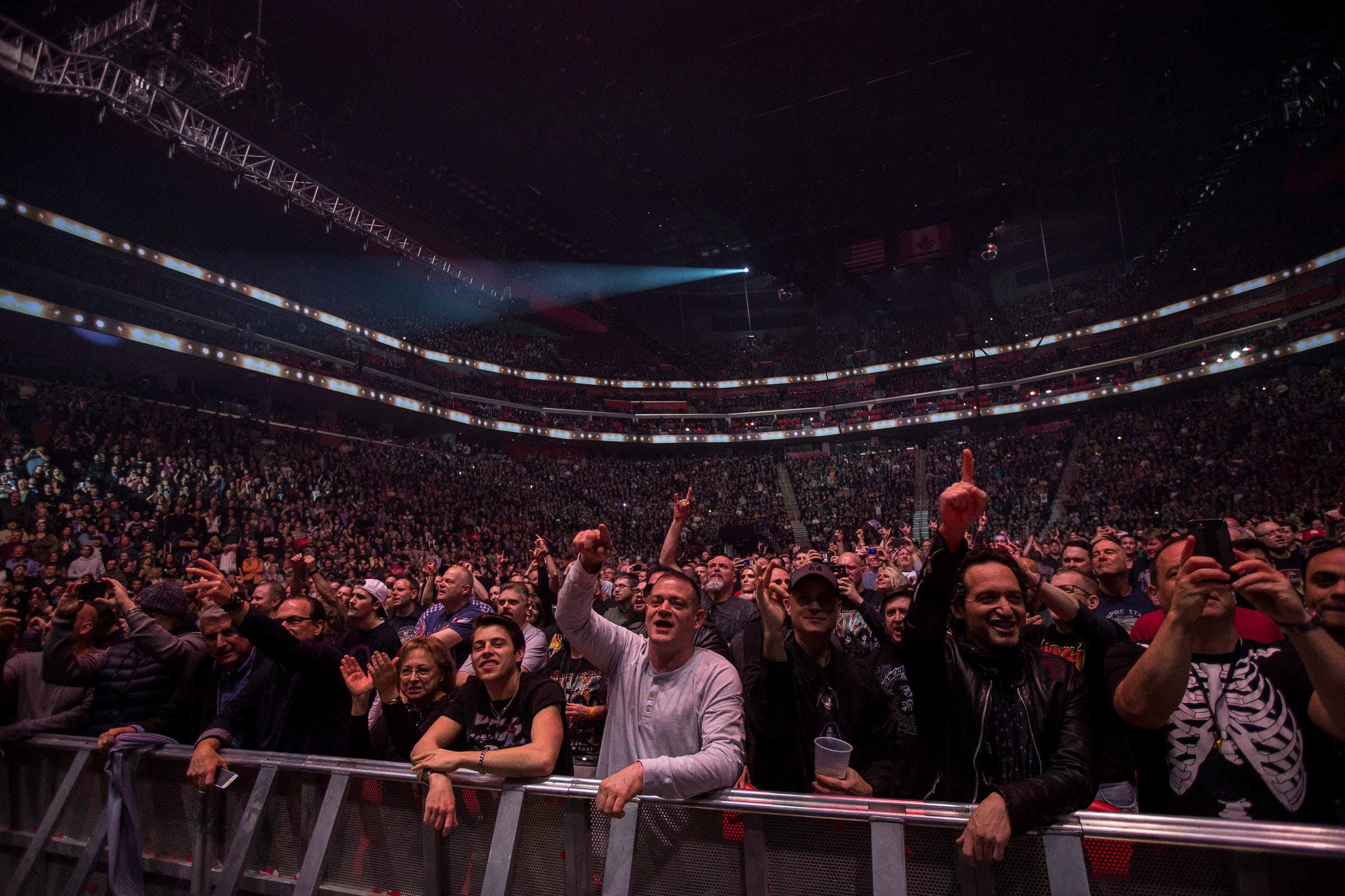 little caesars arena phone number