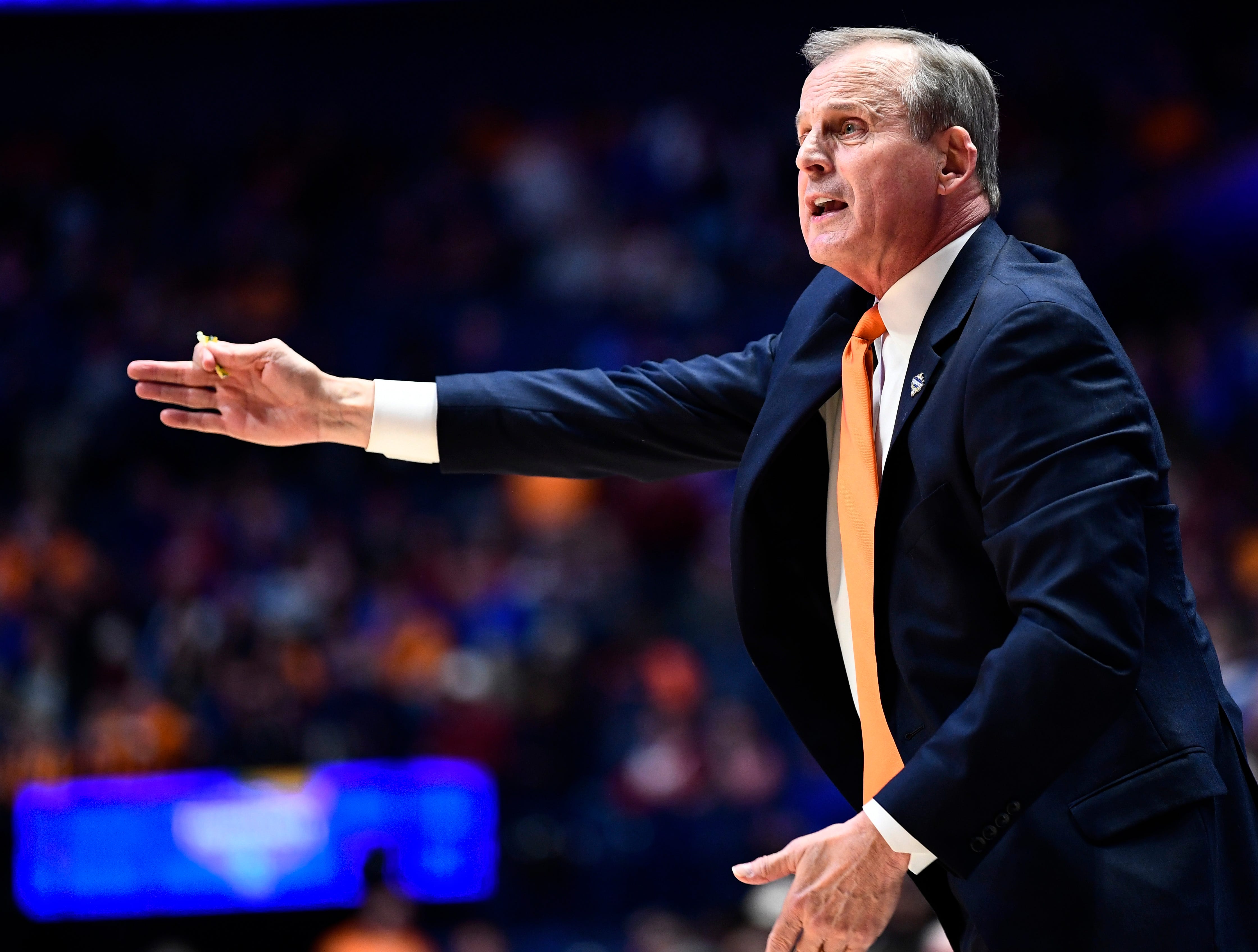 Rick Barnes Tennessee Basketball Coach A Candidate For Ucla Job