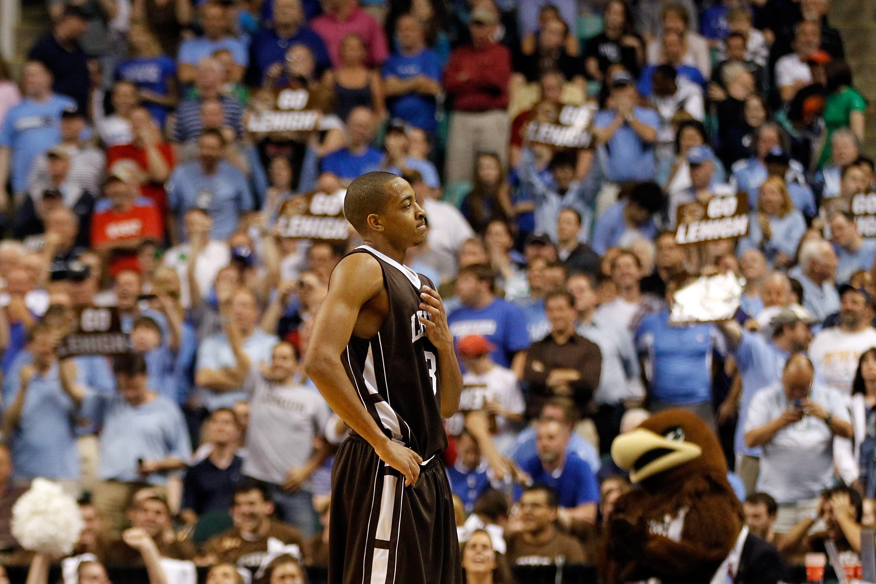 cj mccollum lehigh jersey