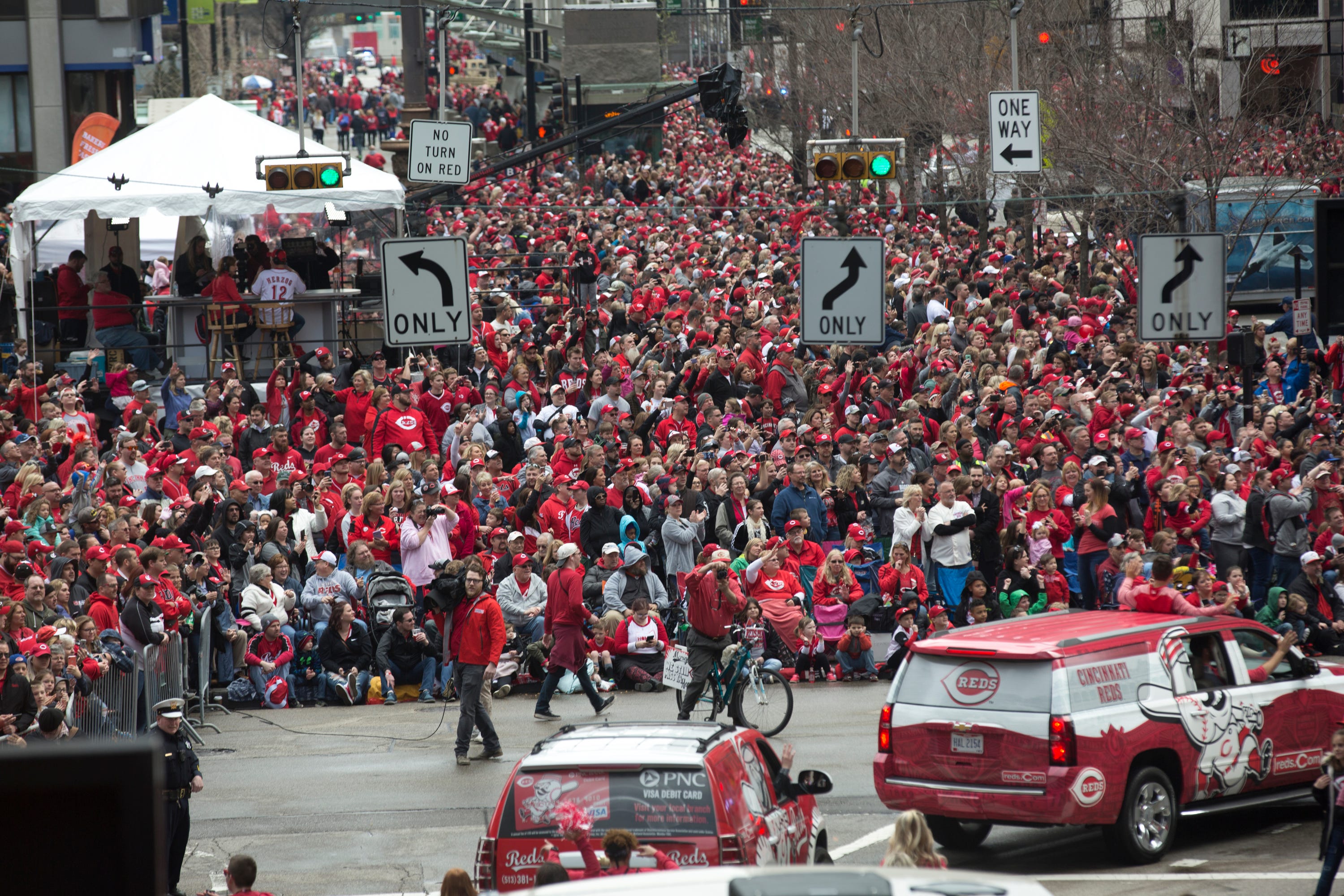 Cincinnati Reds Opening Day 2022 Findlay Market Parade Delayed   36679c05 42b0 45c9 98b0 B32331bb8d6b Parade20.JPG