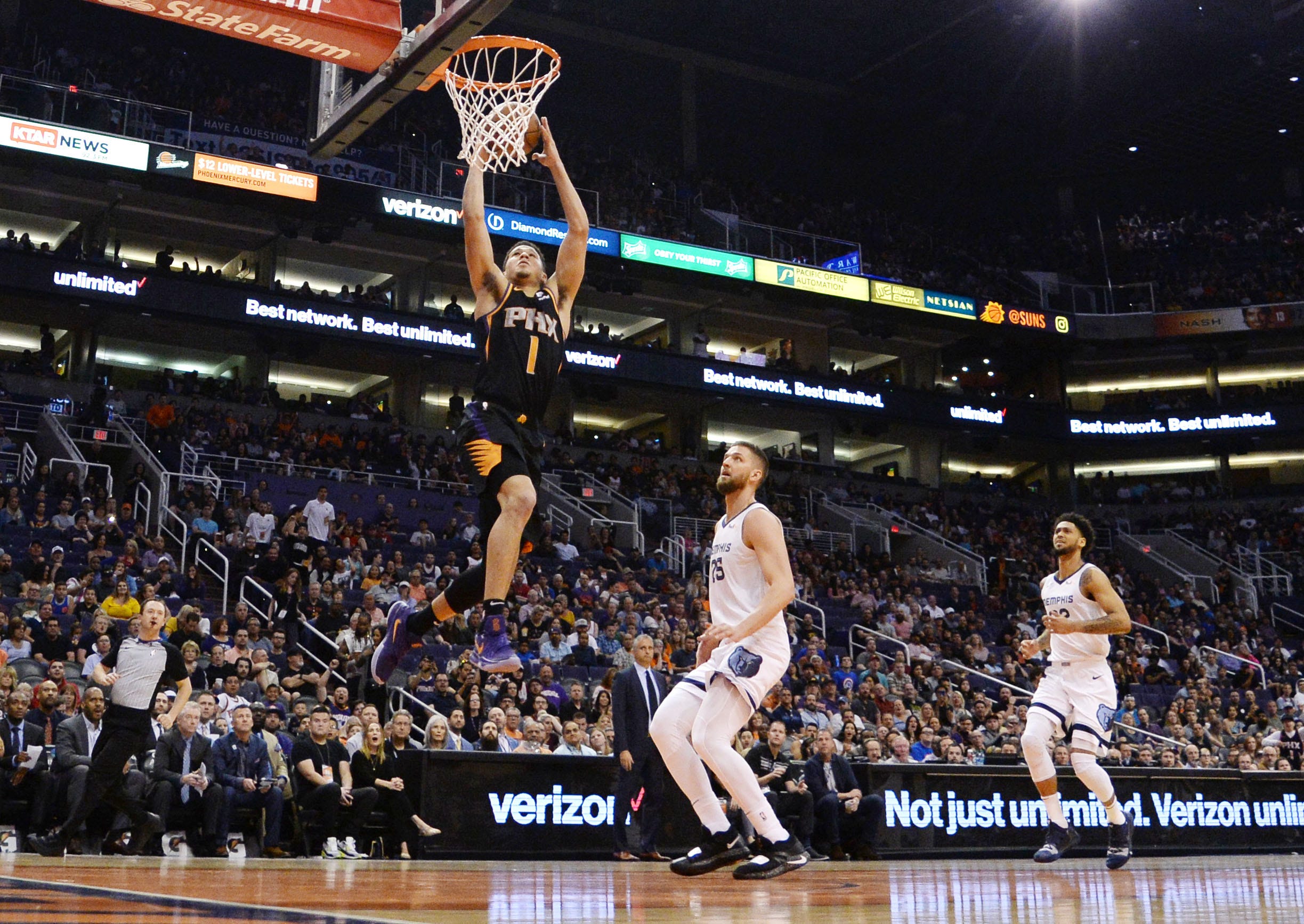 devin booker dunk