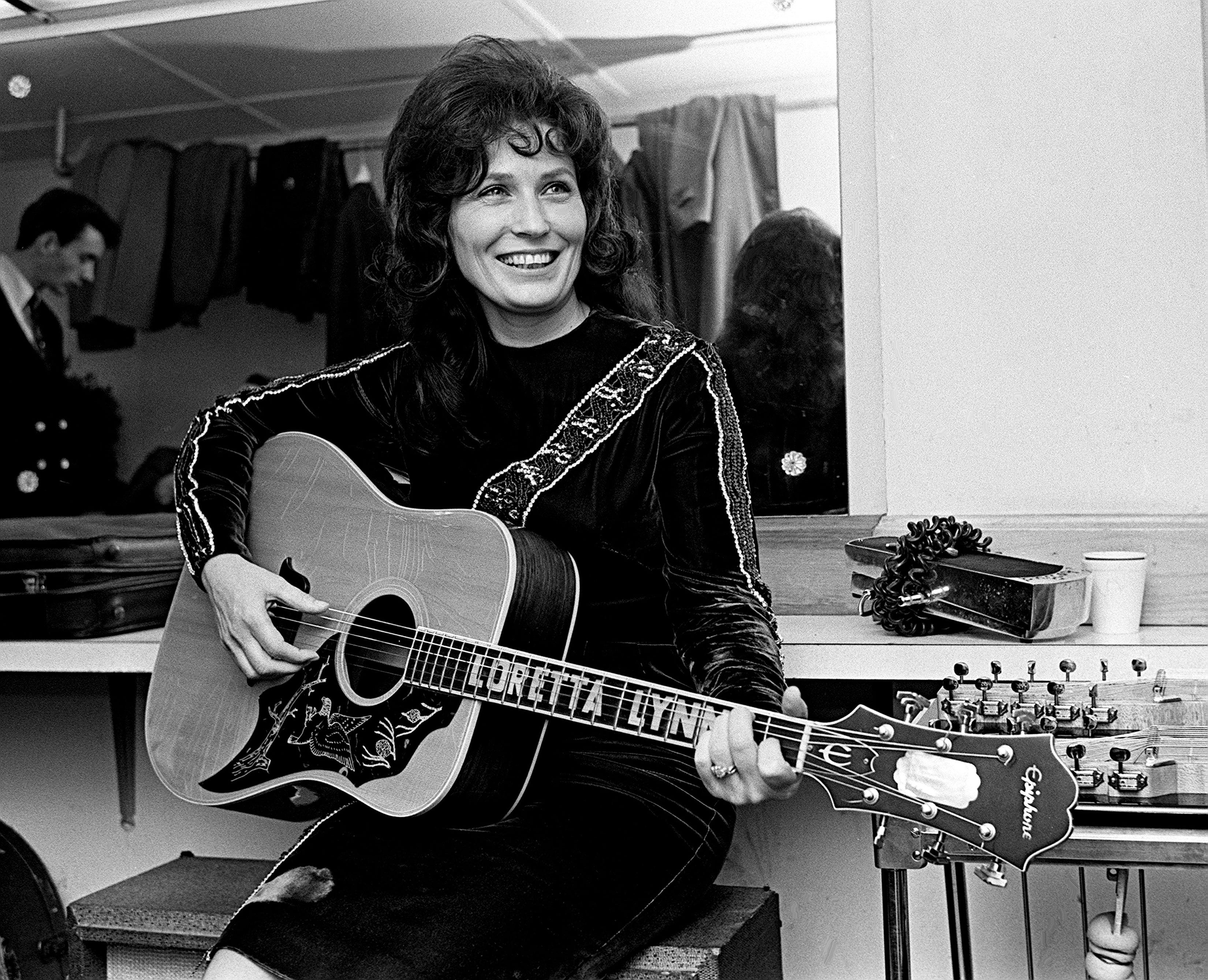 loretta lynn guitar