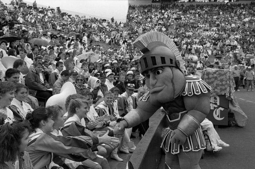 1989 : Dave Russell, First Modern Day Sparty, Debuts