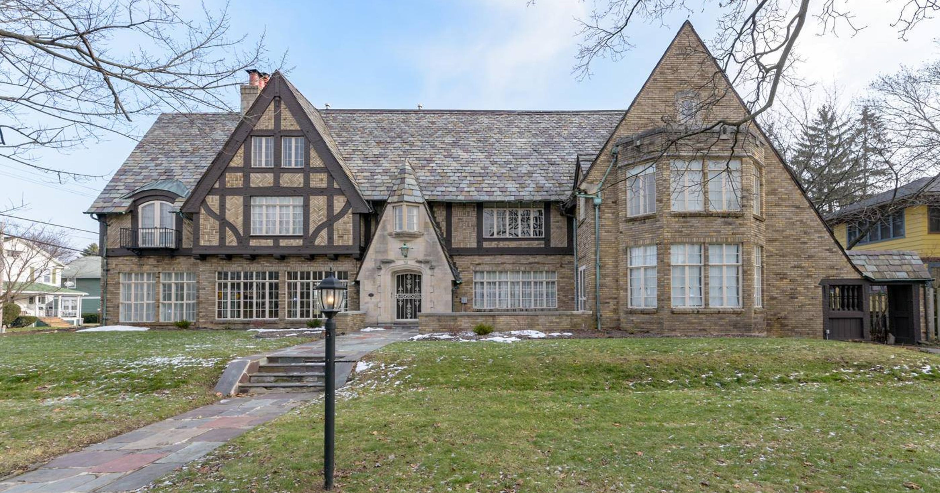 Battle Creek #39 s Corlett mansion is for sale