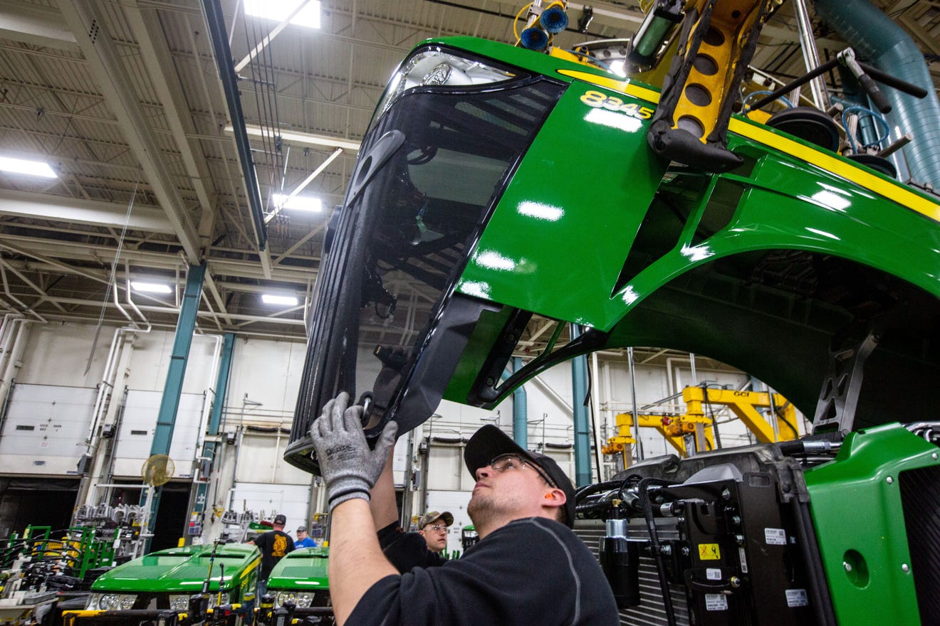 UAW says it's reached a deal with Deere on sixyear labor contract