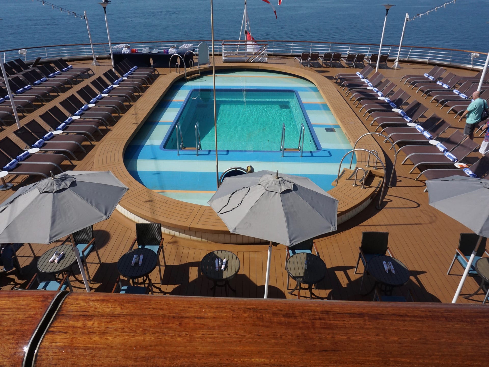 holland america cruise ship amenities