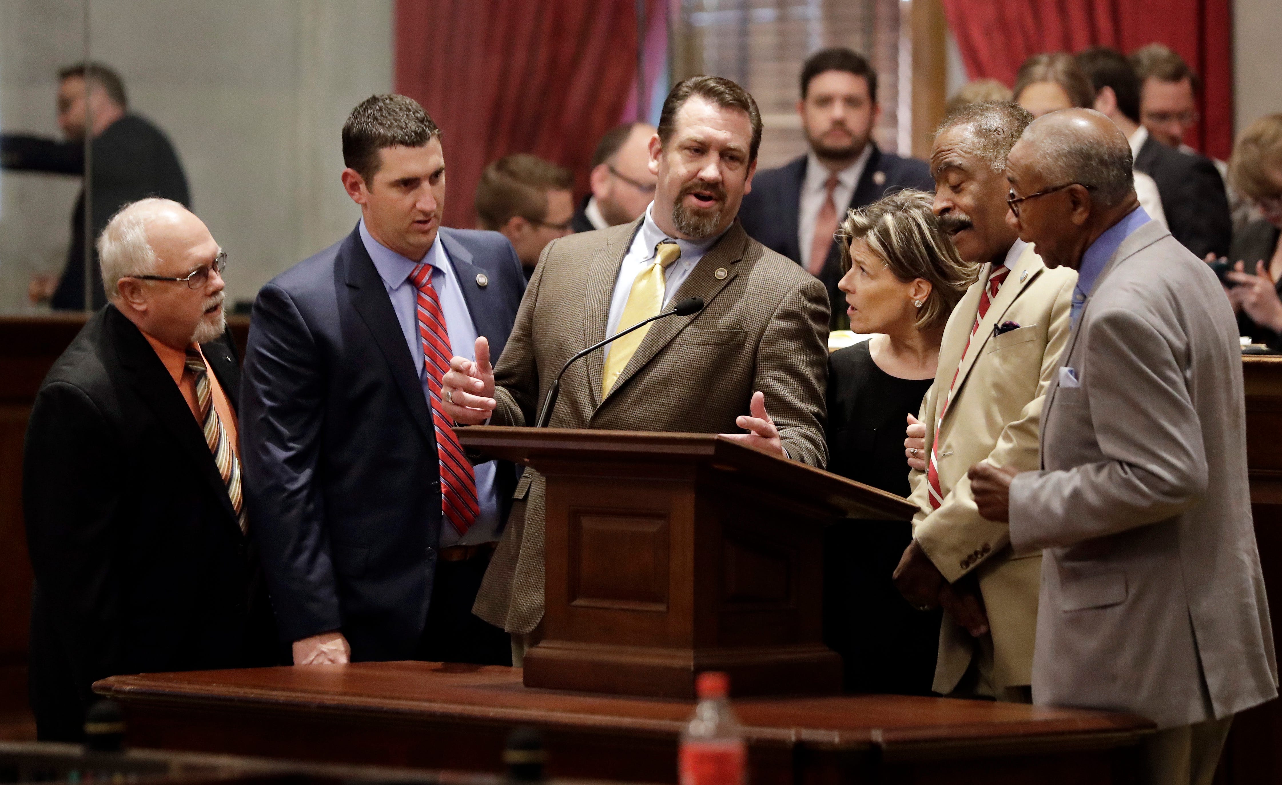 Tennessee Legislature: Chaos, Democratic Walkout Mark Final Hours Of ...