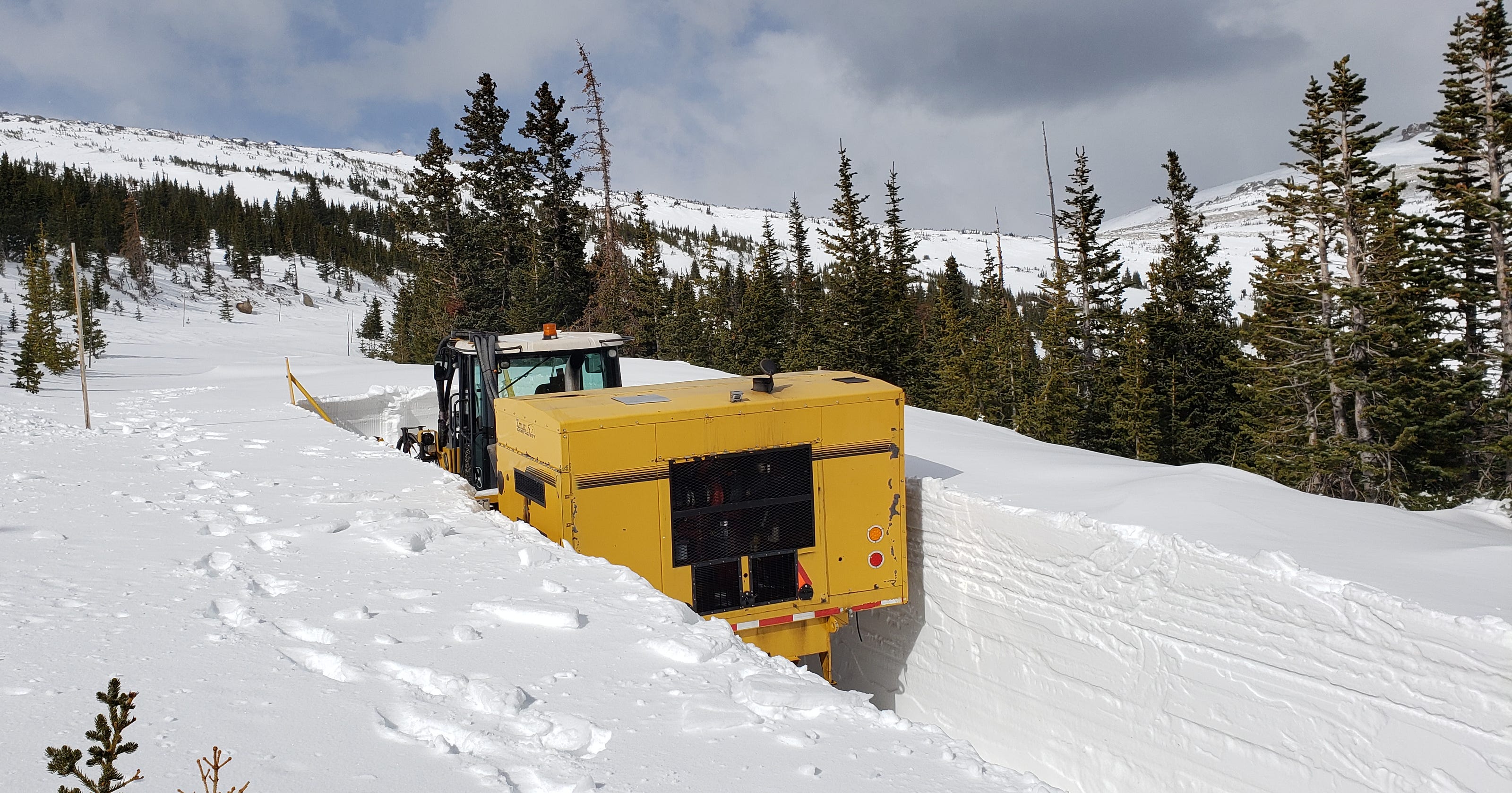 Avalanches rumble through popular Rocky Mountain National Park site