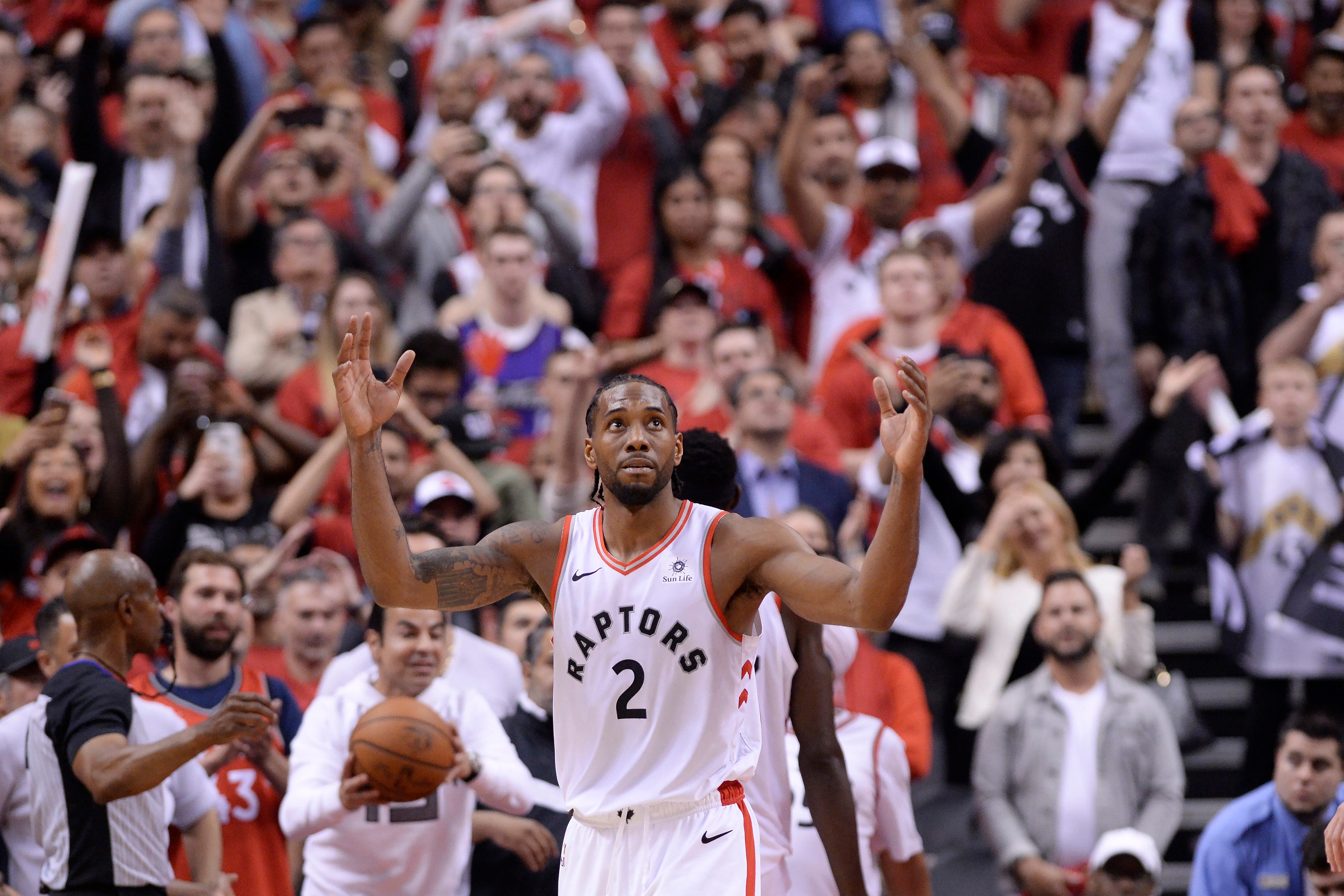 is leonard playing for the raptors tonight