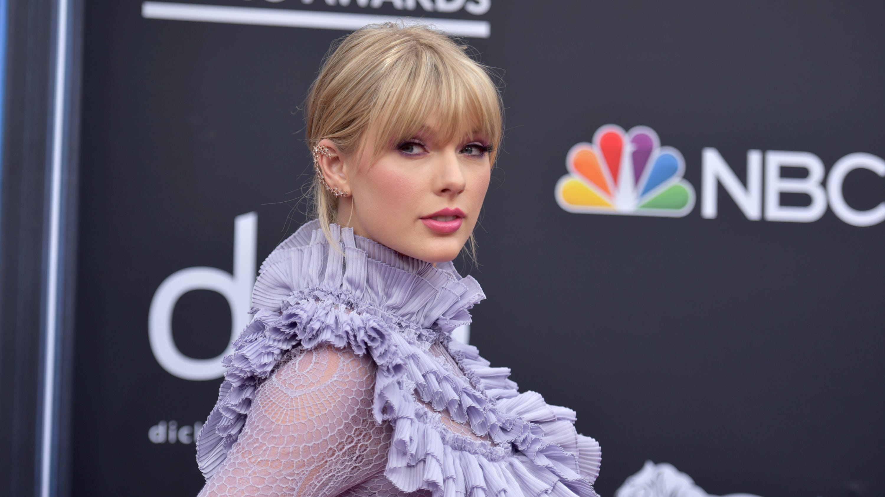 Taylor Swift, Scooter Braun drama: Singer denies she knew about deal
