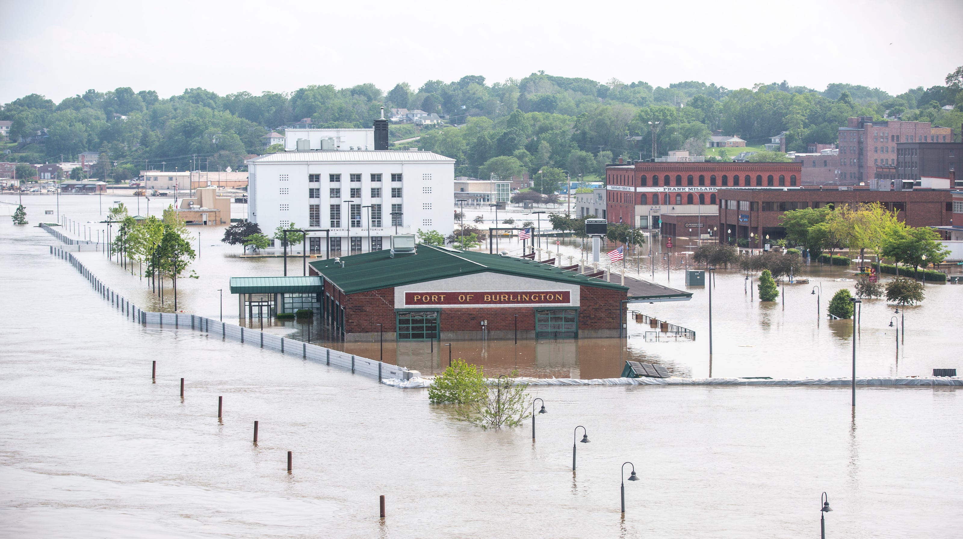 Iowa flooding 2019 Barrier fails in Burlington along Mississippi