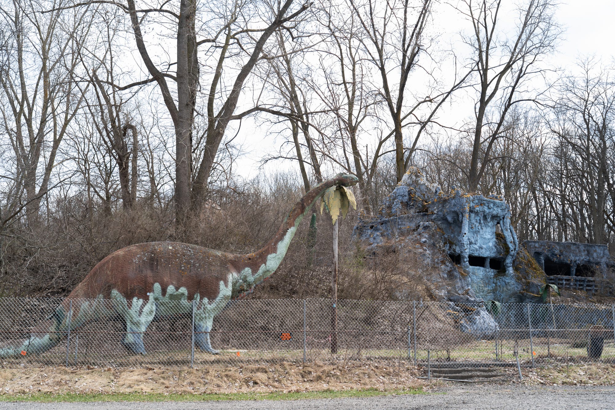 Irish Hills tourist stop owner aims to restore dinosaur park