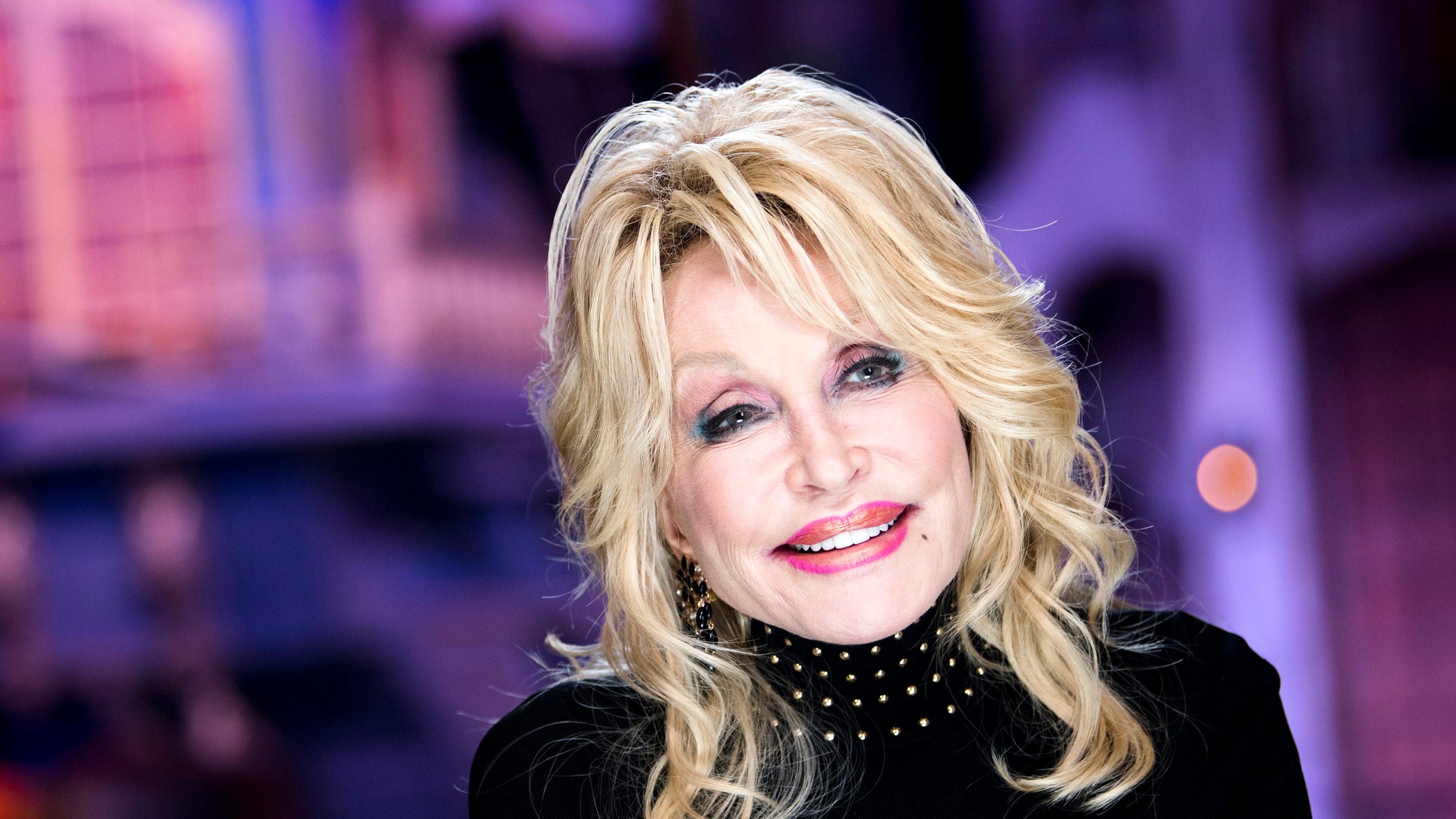 Dolly Parton gets Hallmark Christmas movie, 'Christmas at Dollywood'