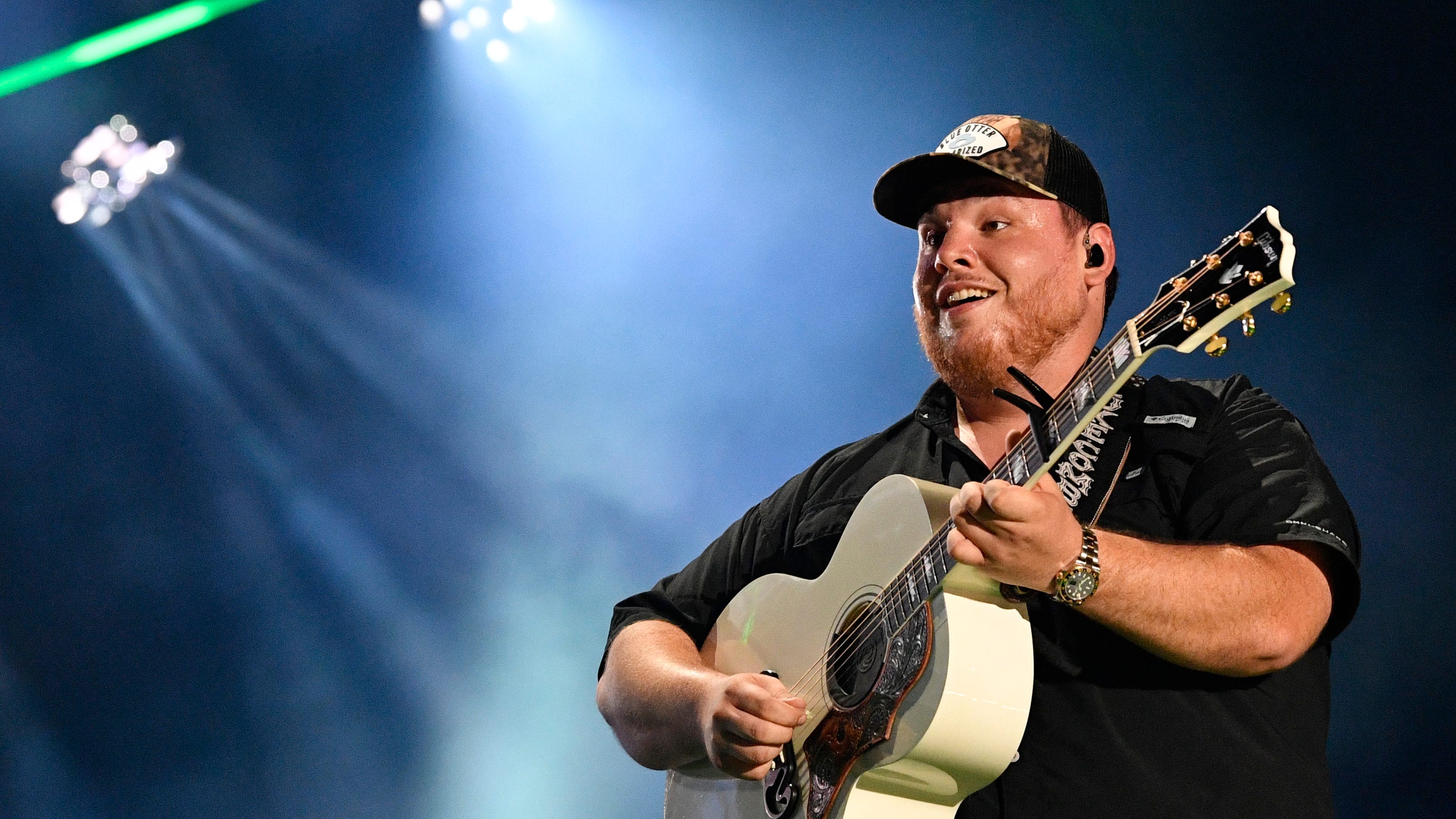 Luke Combs is crushing album sales and streams in 2019, report says