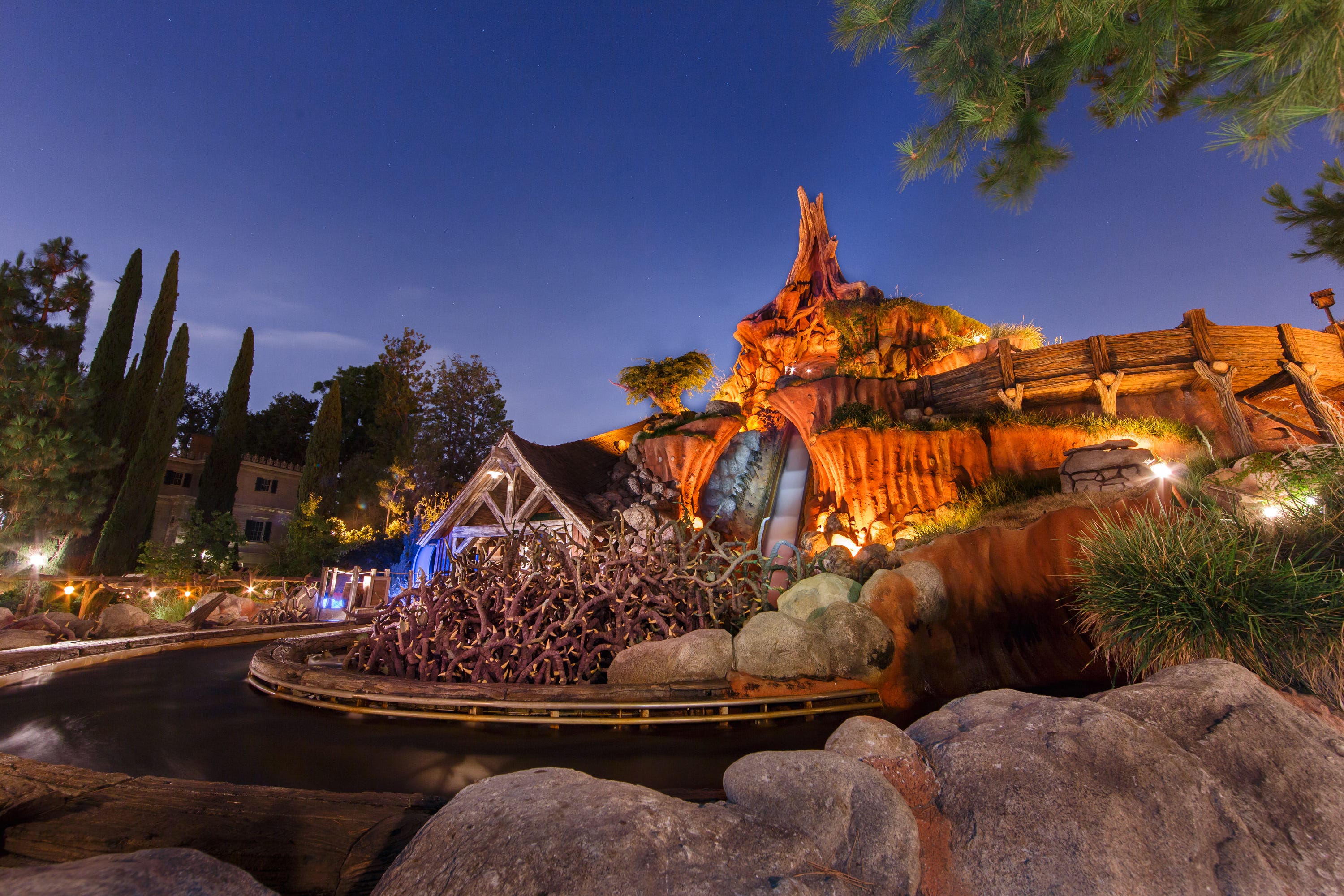 splash mountain log flume ride