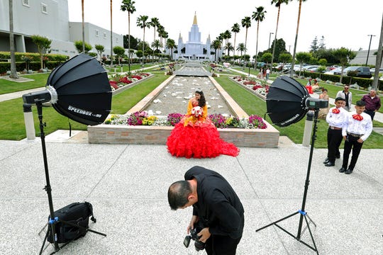 Why is Mormon temple in Oakland the setting for 