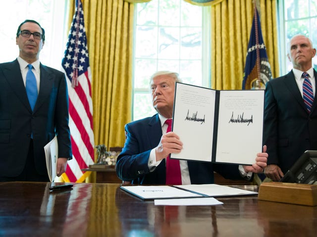IMG TRUMP Signed Executive Order Imposing Sanctions on Iran