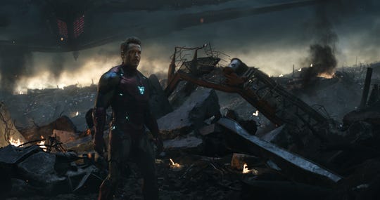 Tony Stark (Robert Downey Jr.) mengorbankan dirinya di medan perang dalam film Avengers: Endgame, meskipun kehadirannya masih tampak di Spider-Man: Far From Home.