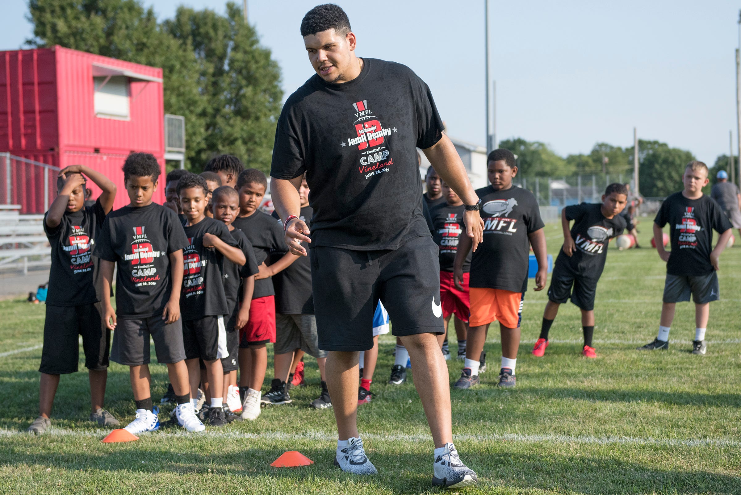 Vineland S Demby Hosts Free Football Camp For Vmfl