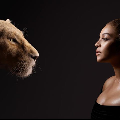 Beyonce goes nose-to-nose with her "Lion King"...