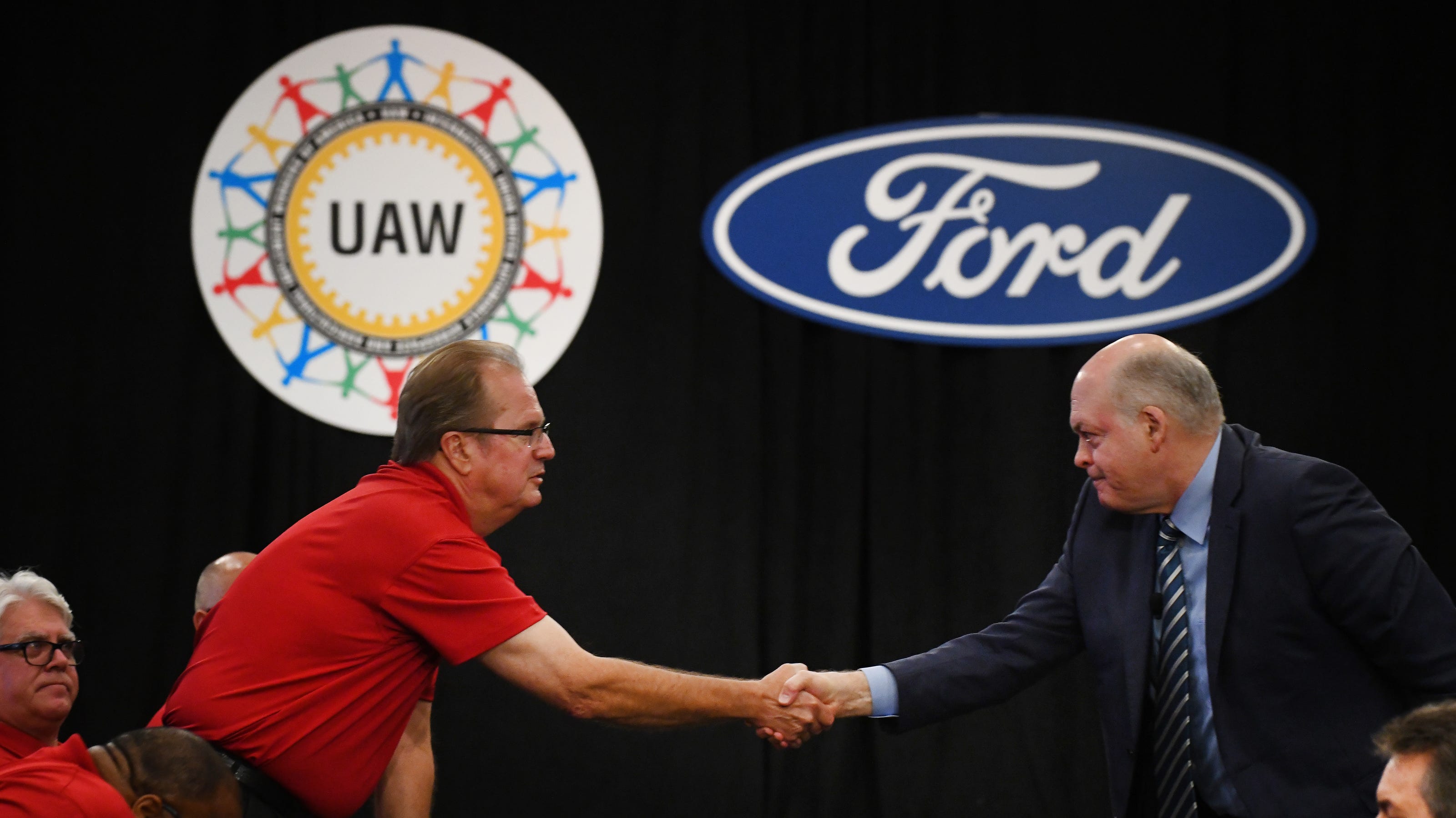 UAW reaches tentative agreement with Ford