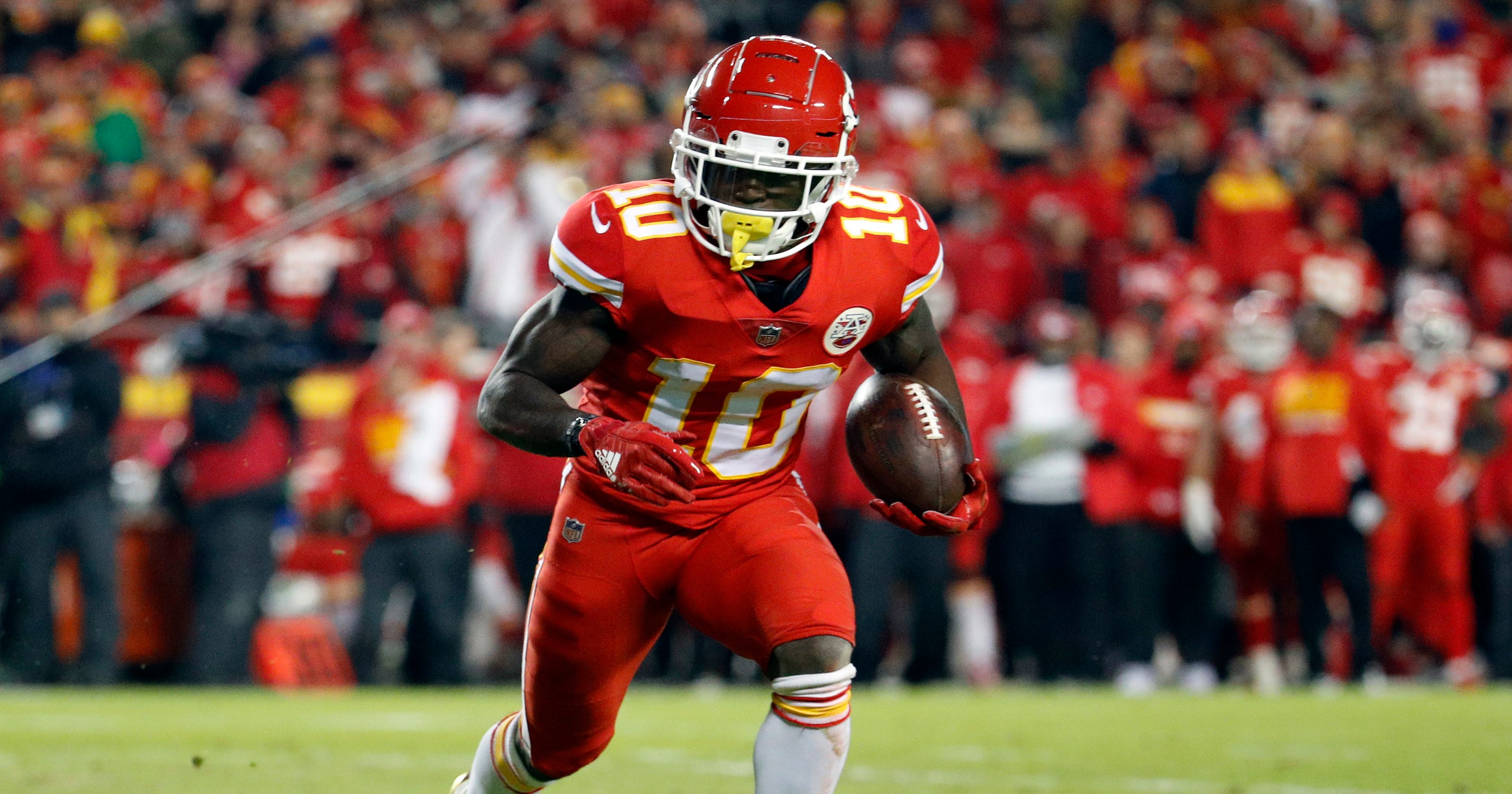 Friday's NFL: League won't suspend Chiefs' Tyreek Hill in case involving son