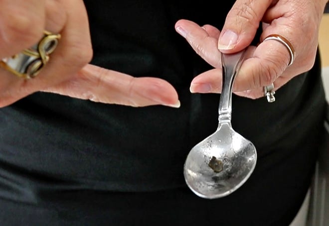 how to cook coke into crack with spoon