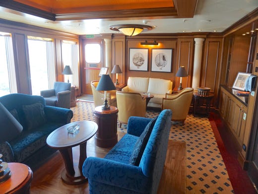 Cruise ship tour: See inside Cunard Line's Queen Elizabeth