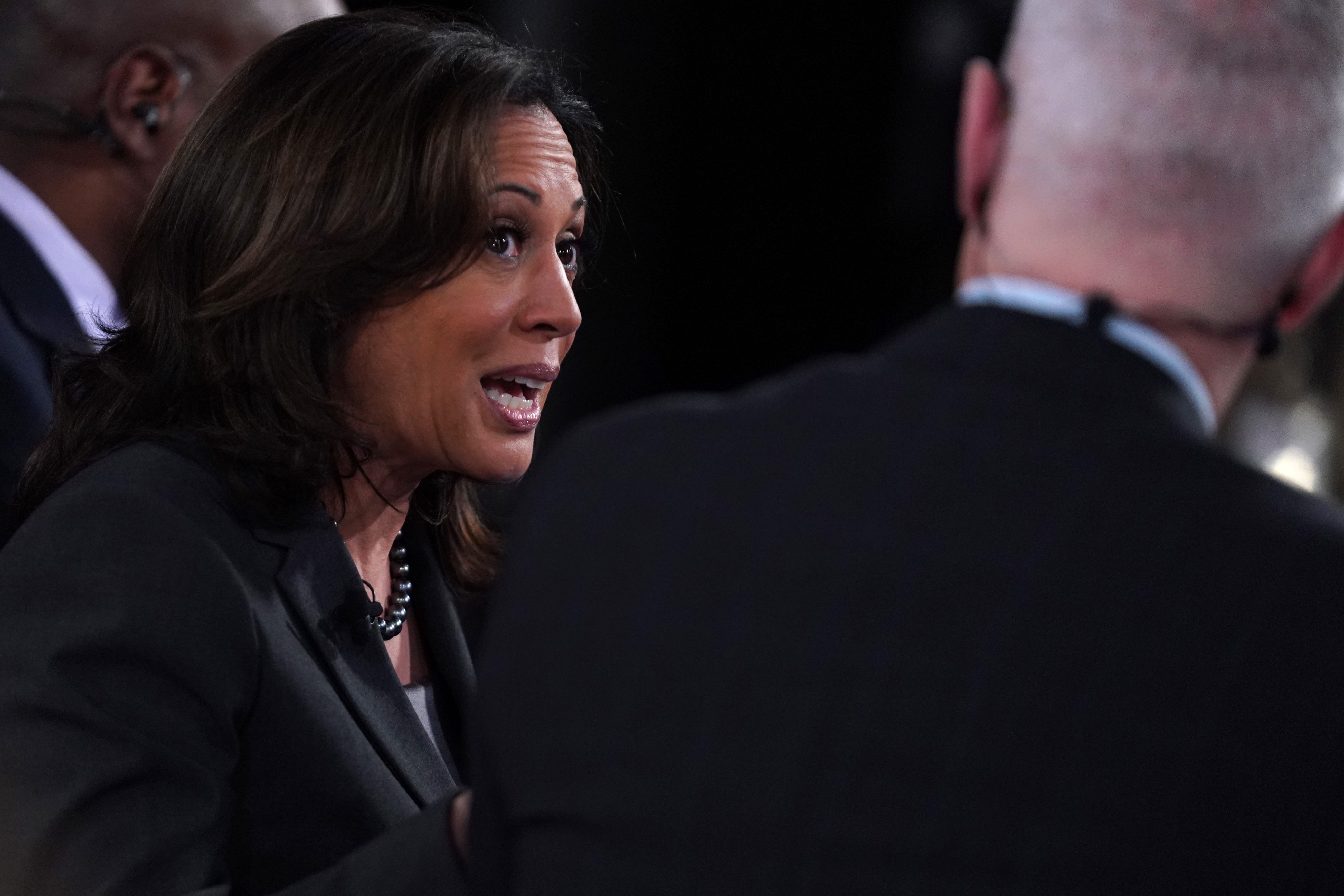 Kamala Harris Dismisses Tulsi Gabbard As Bashar Al-Assad 'apologist'