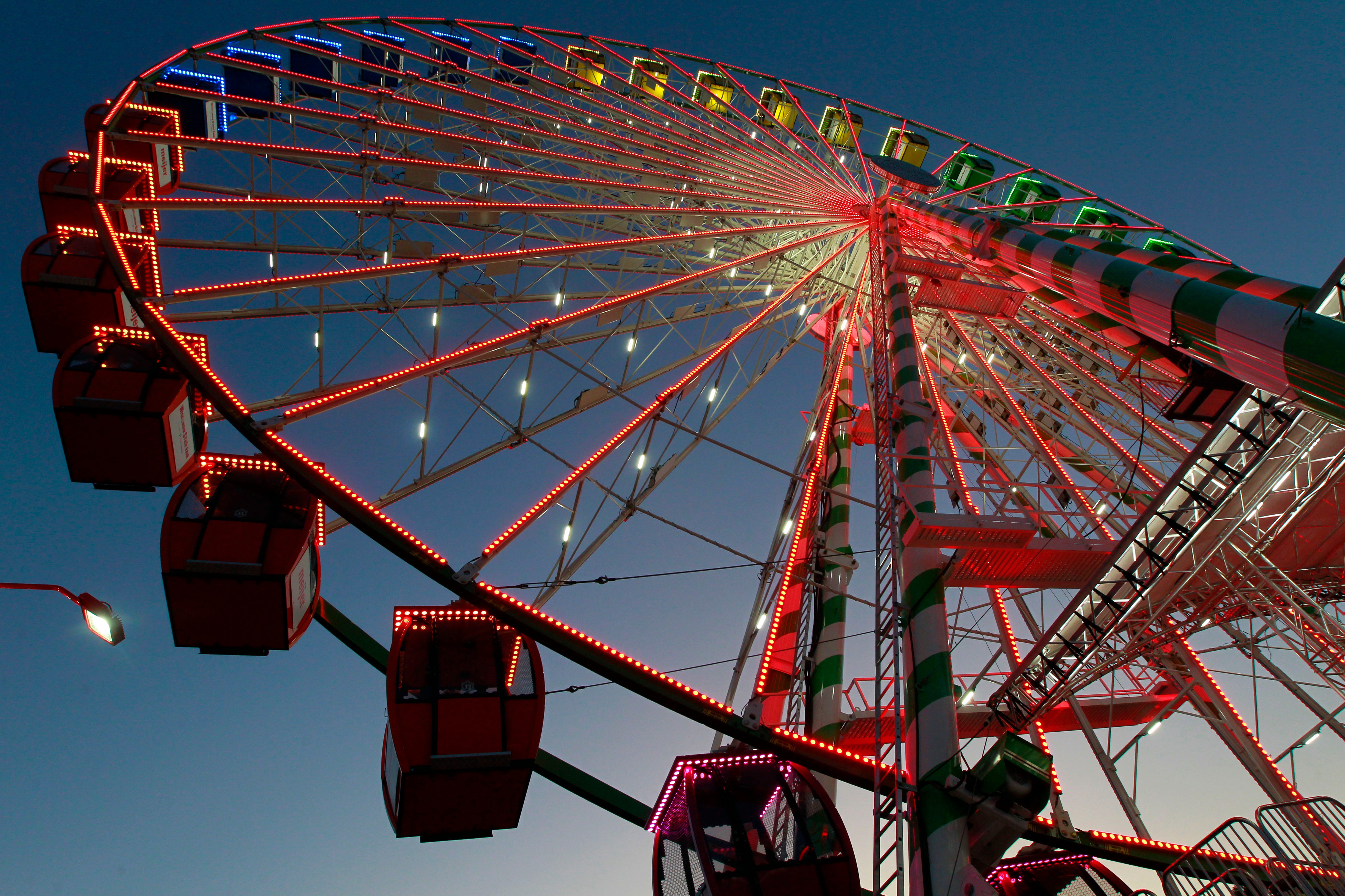 Ervaren persoon Ziekte Pasen Largest traveling Ferris wheel is a big hit at Wisconsin State Fair