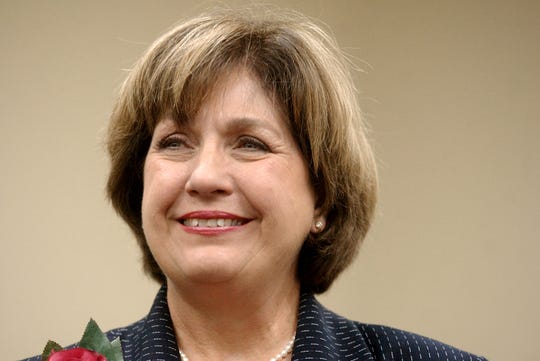 Gov. Kathleen Blanco is greeted at the Enterprise Center of Louisiana during a tour for the Governor of the Carencro facility Oct. 12, 2004.