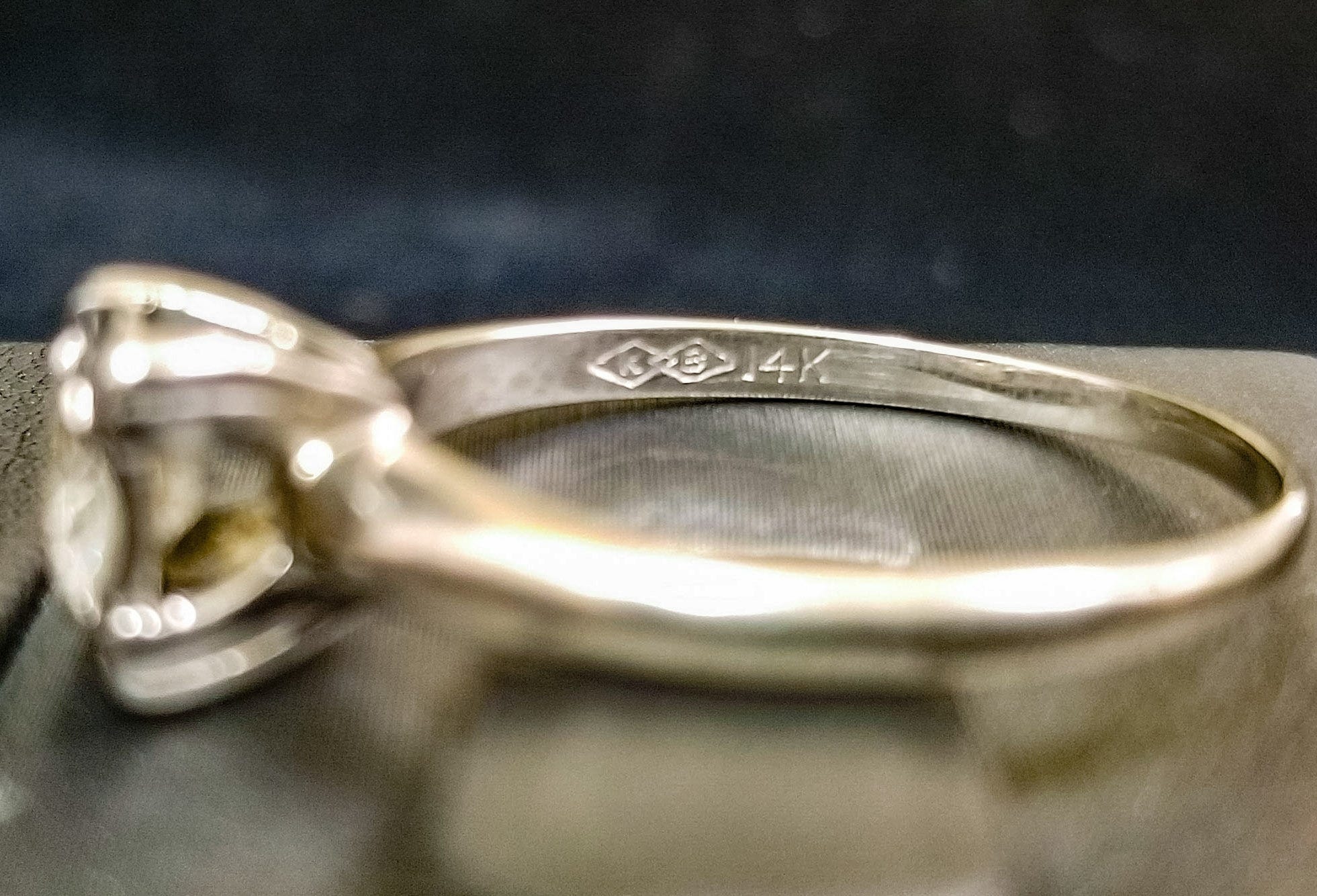 Antique jewelry: How to identify gold and silver hallmarks