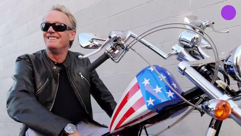 Peter Fonda Dies At 79 Sister Jane Fonda Mourns Baby Brother