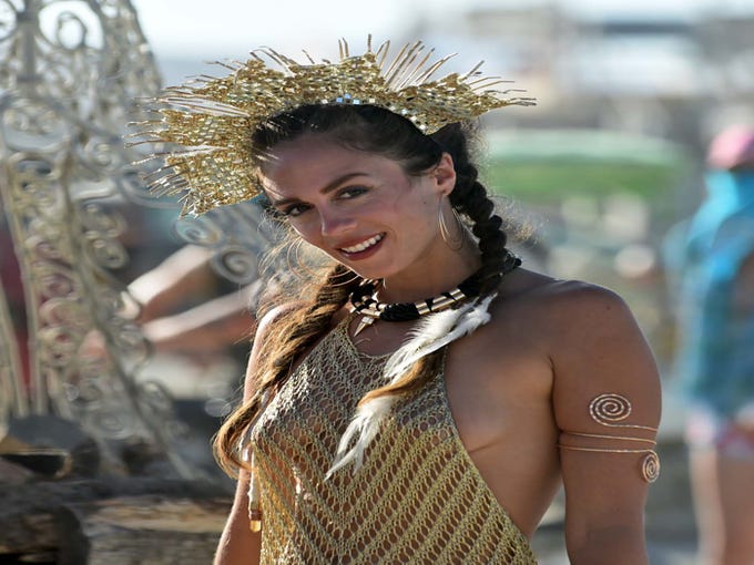 Fonkelnieuw Burning Man outfits, hair, nails: Burners prep their 2019 playa looks WH-76