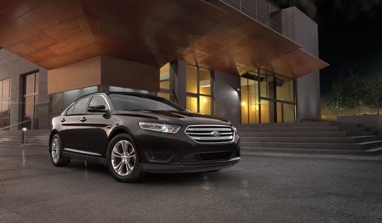 2018 Ford Taurus SE exterior