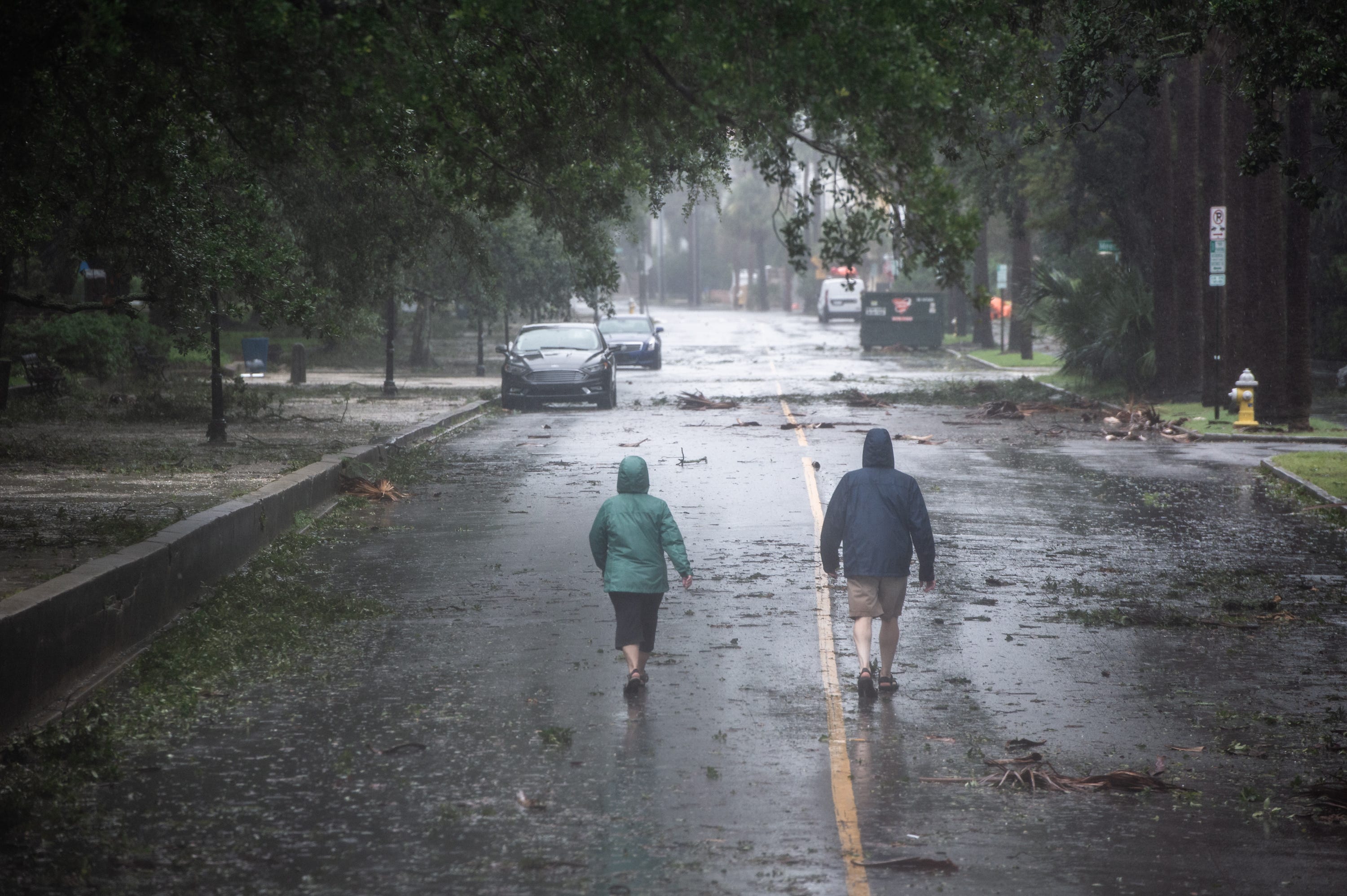 Hurricane Dorian wind and rain reach Charleston