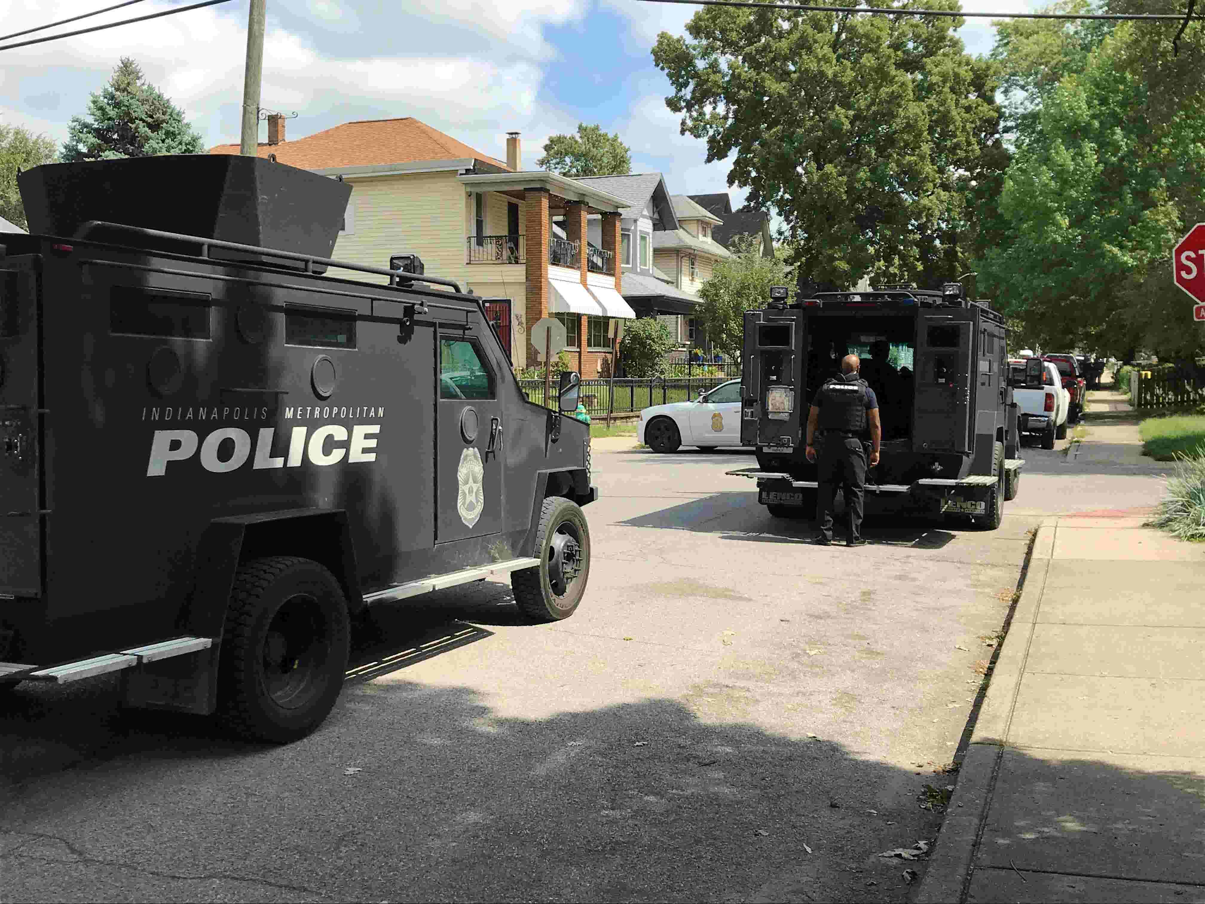 Indianapolis crime IMPD on Fountain Square SWAT standoff