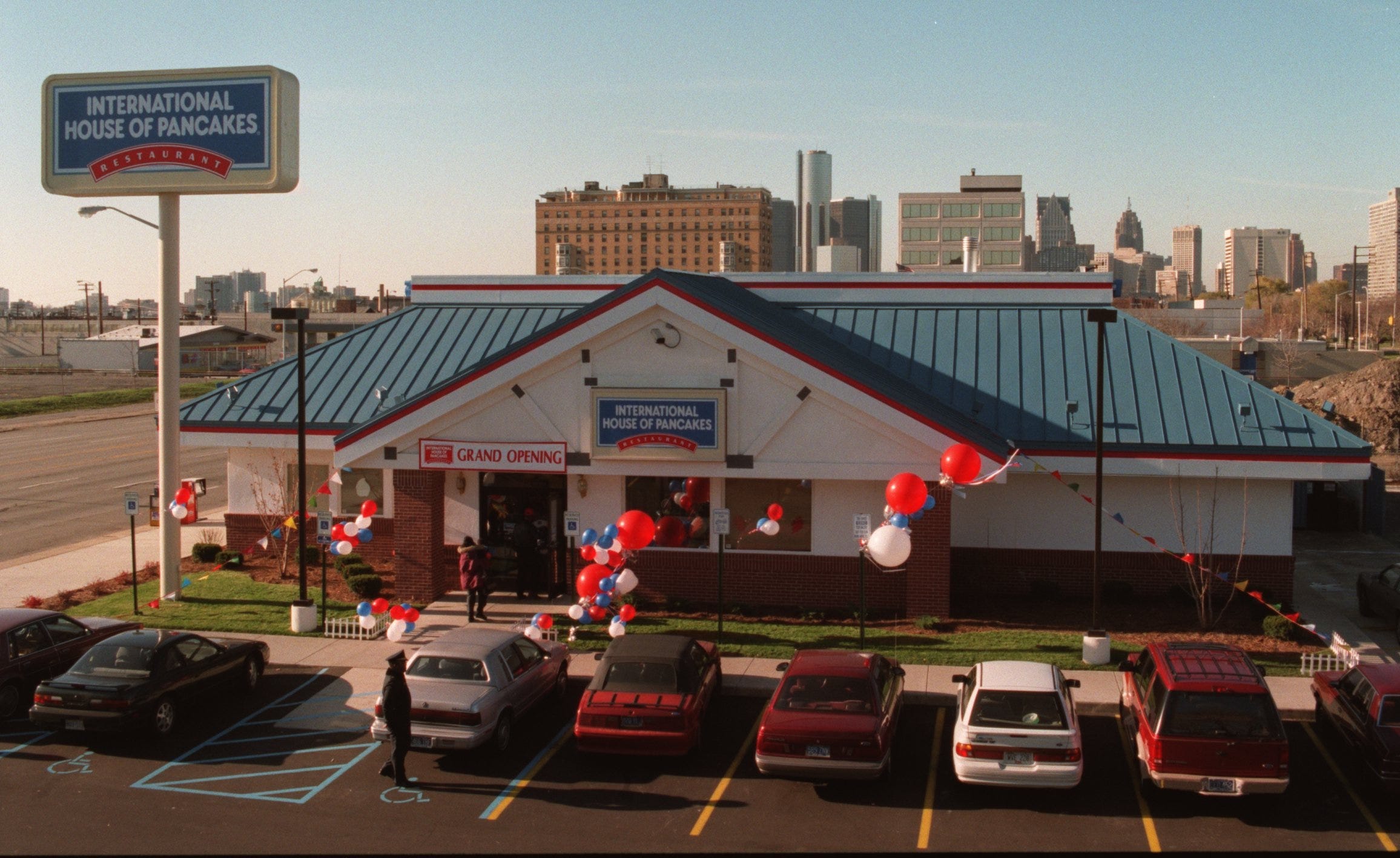 IHOP on Jefferson Avenue in Detroit suddenly closes