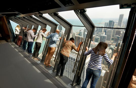 Chicago S Tilt Is A Thrilling View 1 000 Feet Above The City