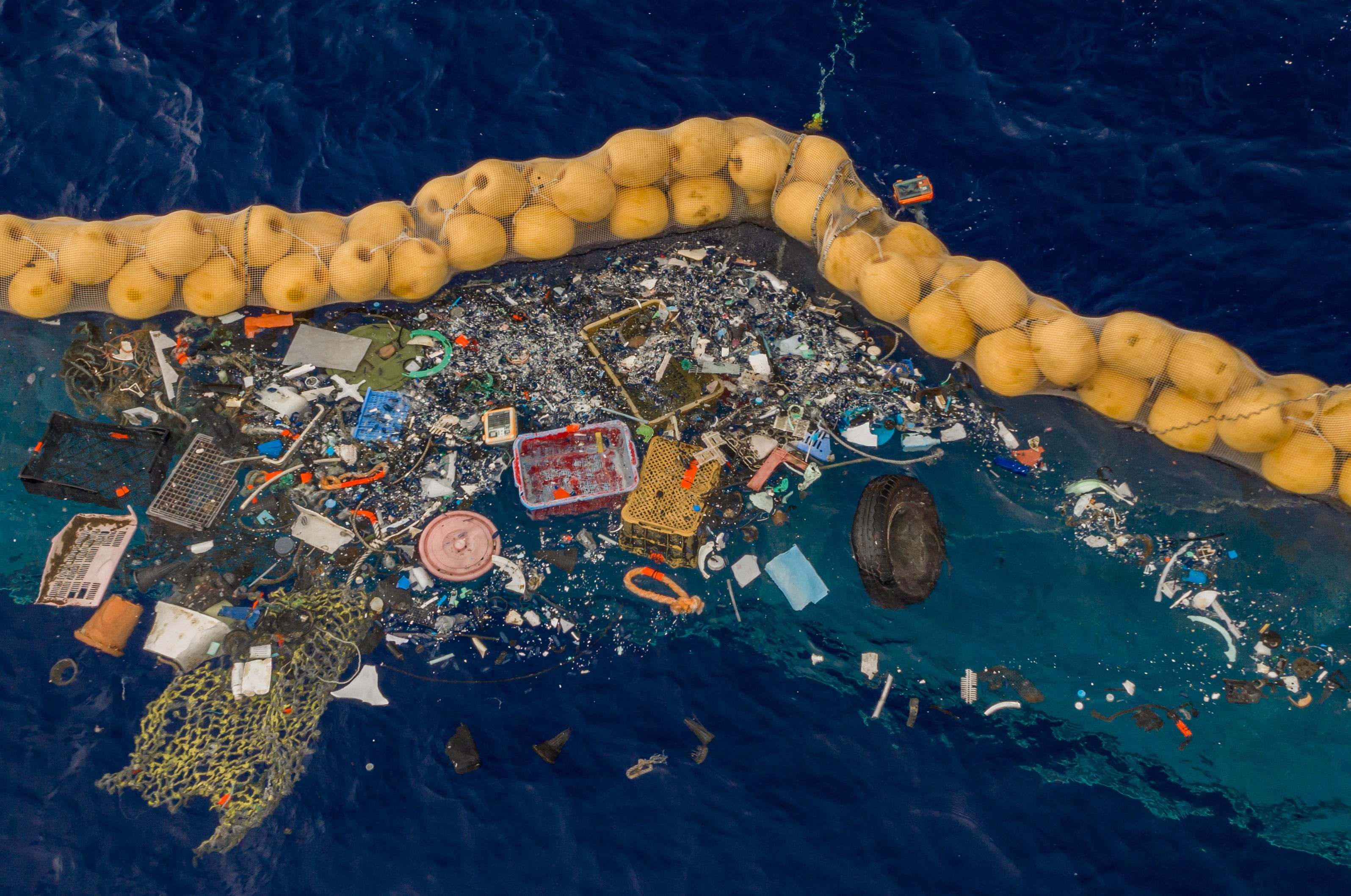 Google Earth Garbage Island / Trash Mapping Expedition Sheds Light On Great Pacific Garbage 